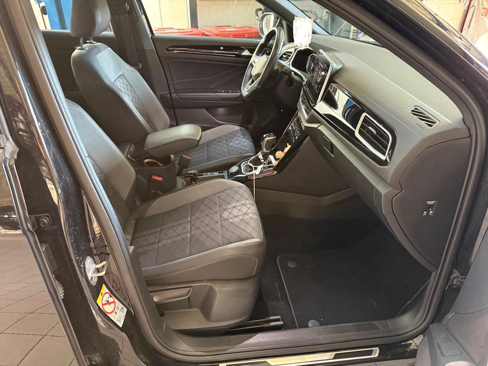 VW 2.0 TSI R-Line DSG 4motion-image-5