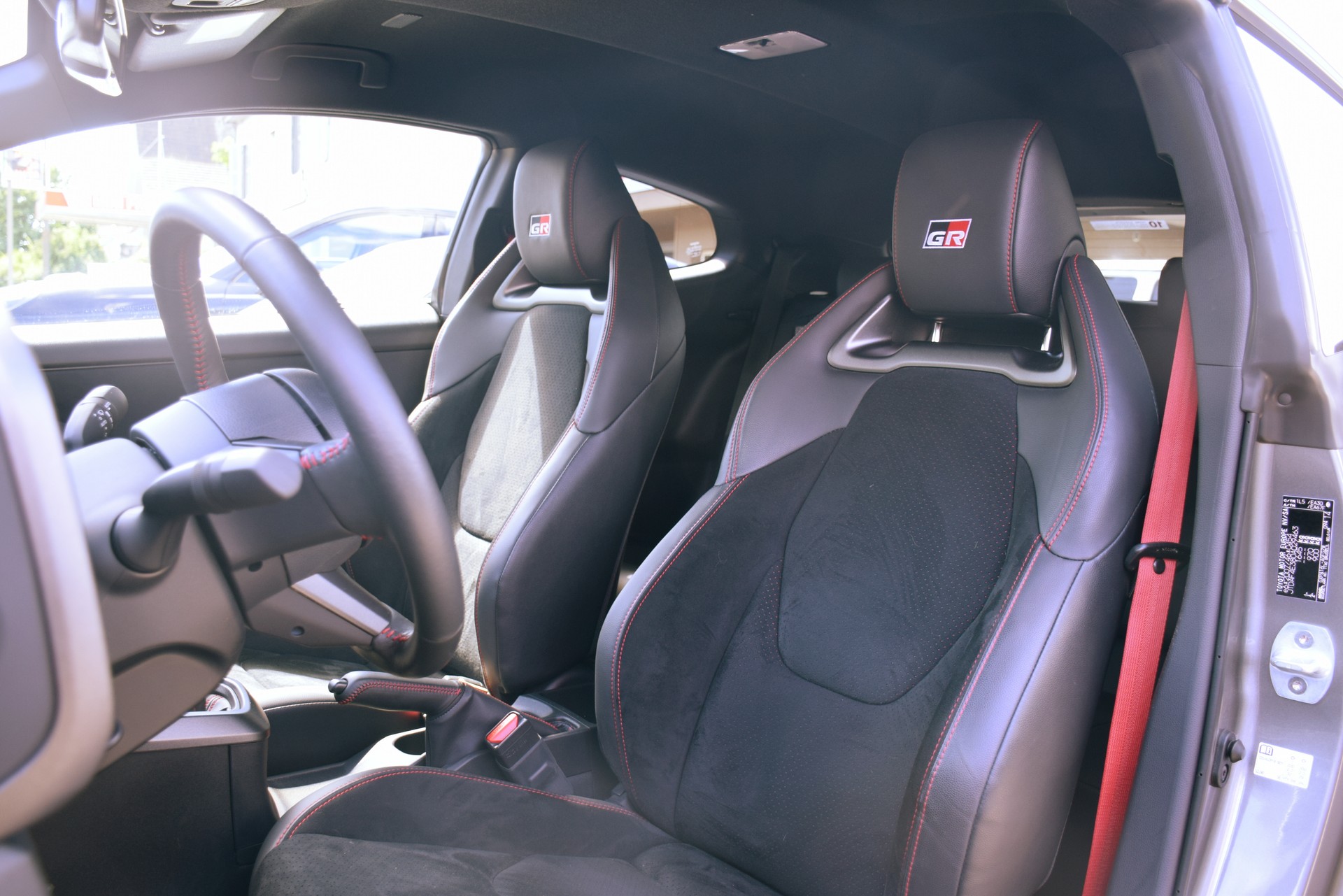 TOYOTA Yaris 1.6 GR Sport-image-13
