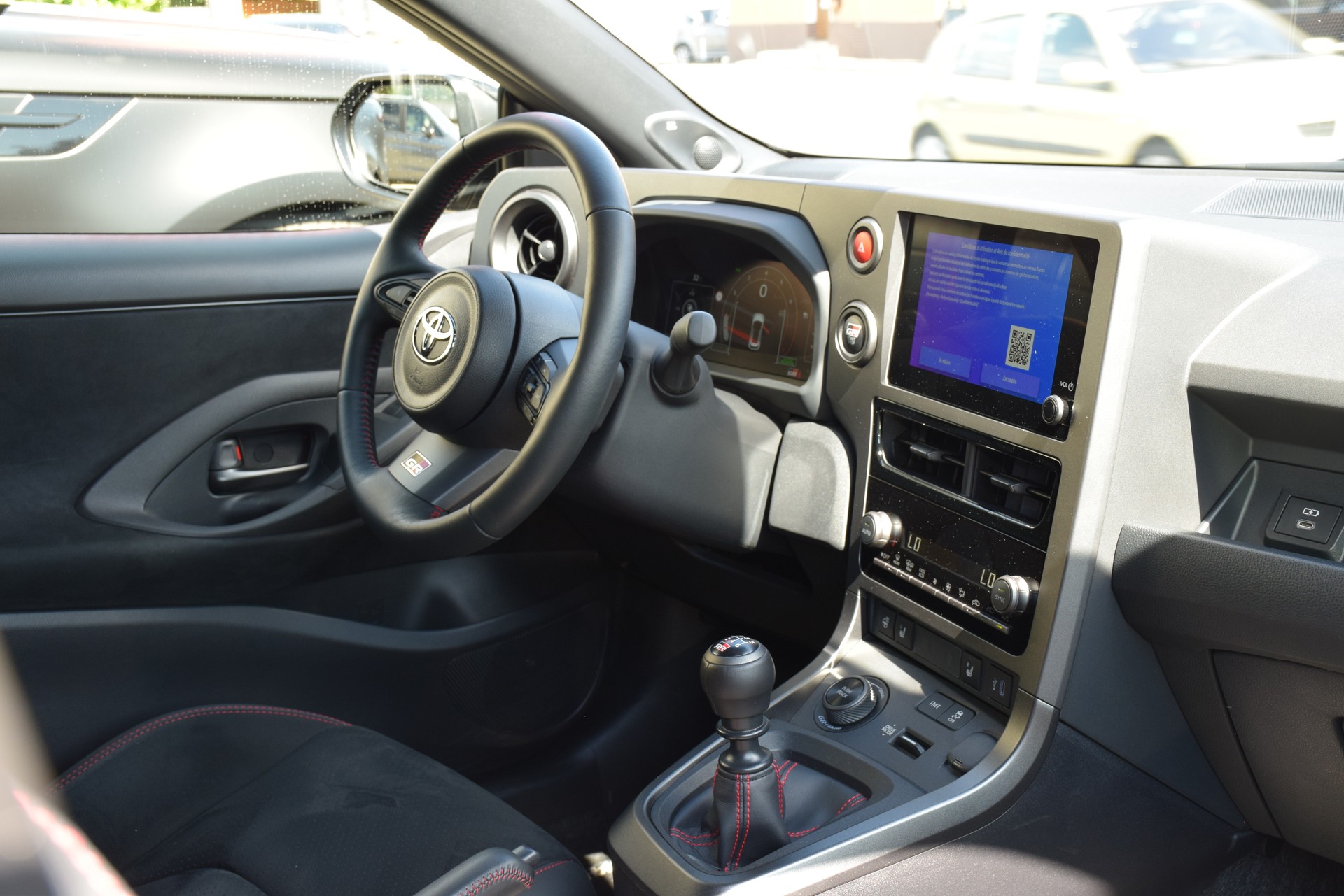 TOYOTA Yaris 1.6 GR Sport-image-11