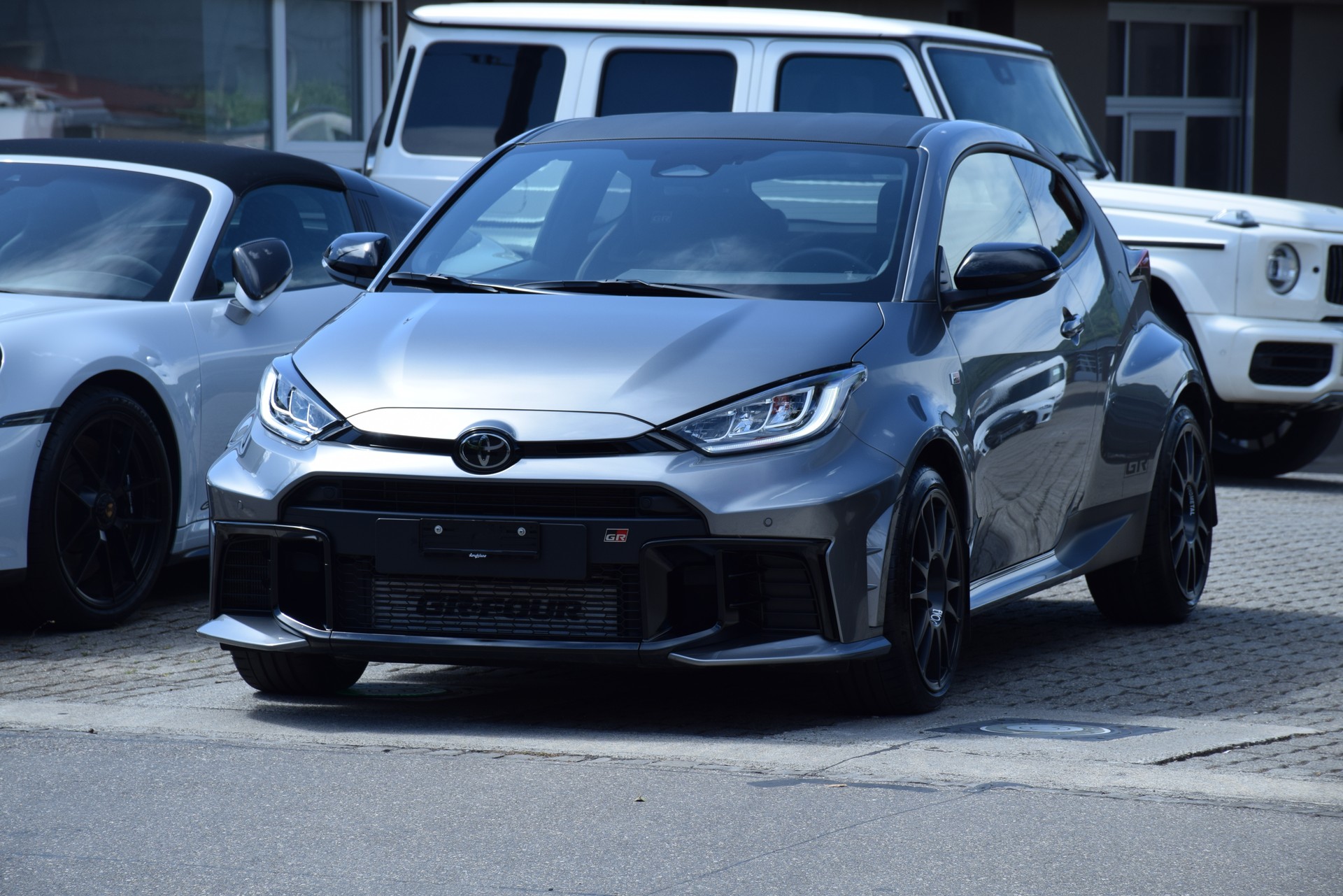 TOYOTA Yaris 1.6 GR Sport-image-1