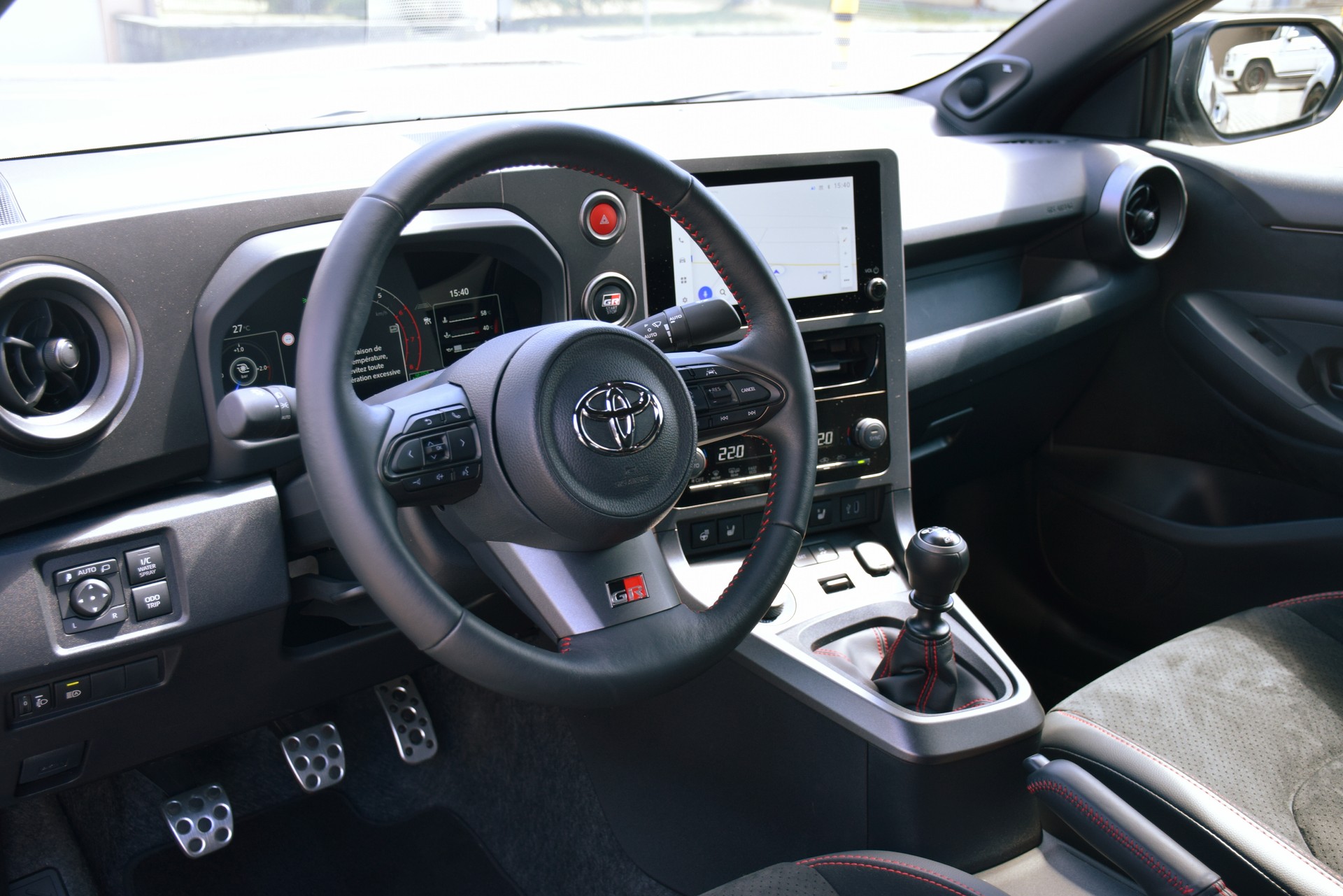 TOYOTA Yaris 1.6 GR Sport-image-11