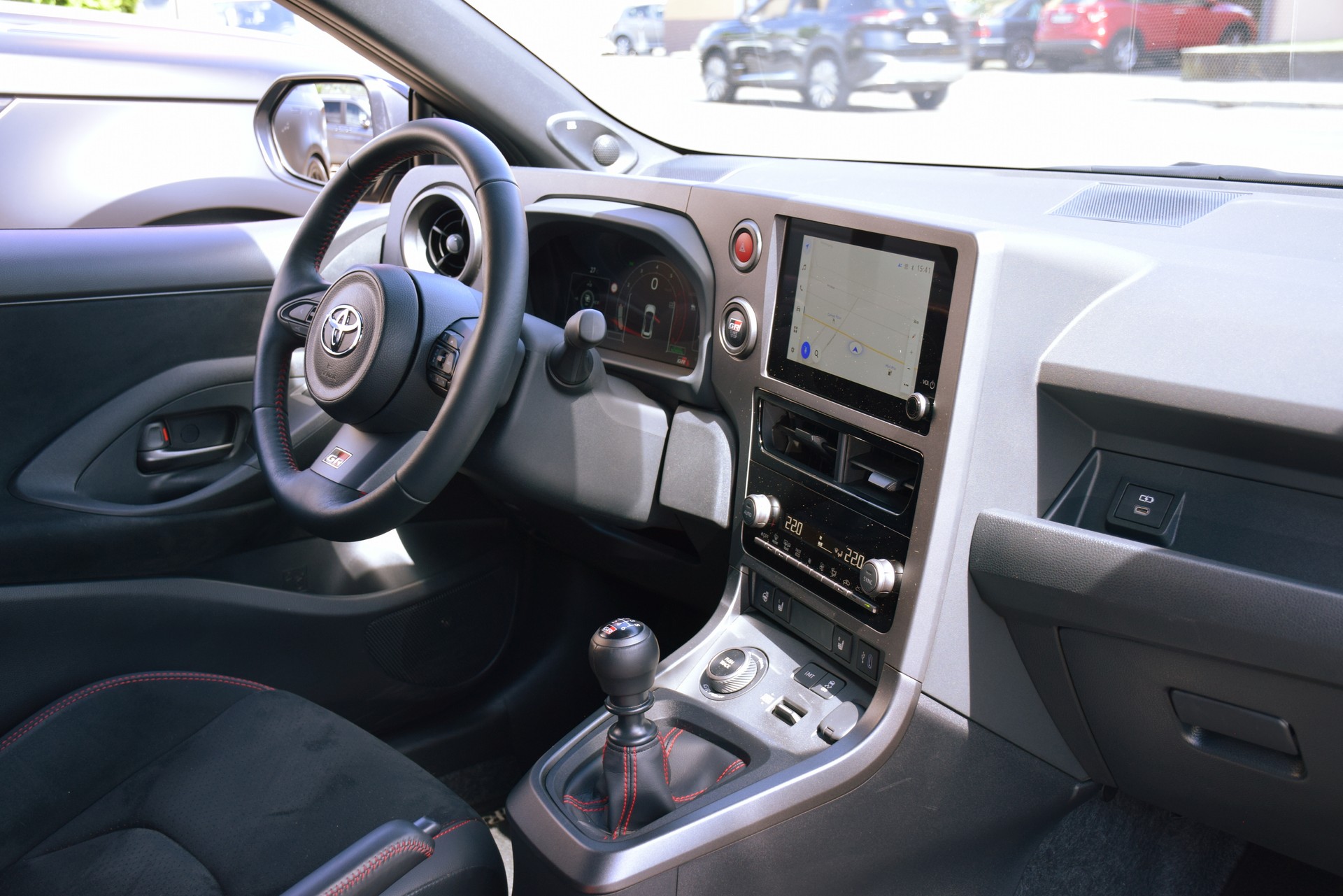 TOYOTA Yaris 1.6 GR Sport-image-12