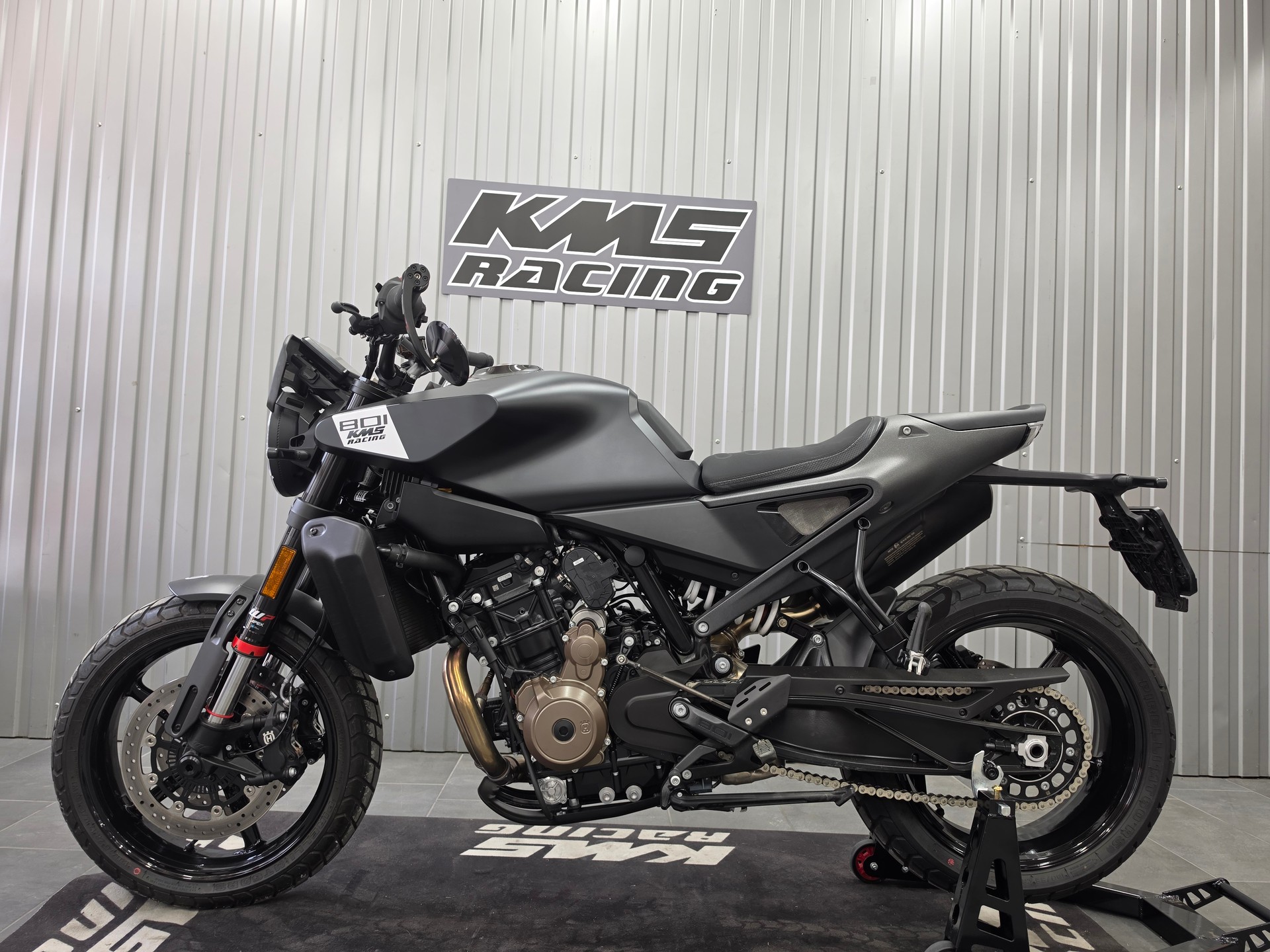 HUSQVARNA SVARTPILEN 801-image-9
