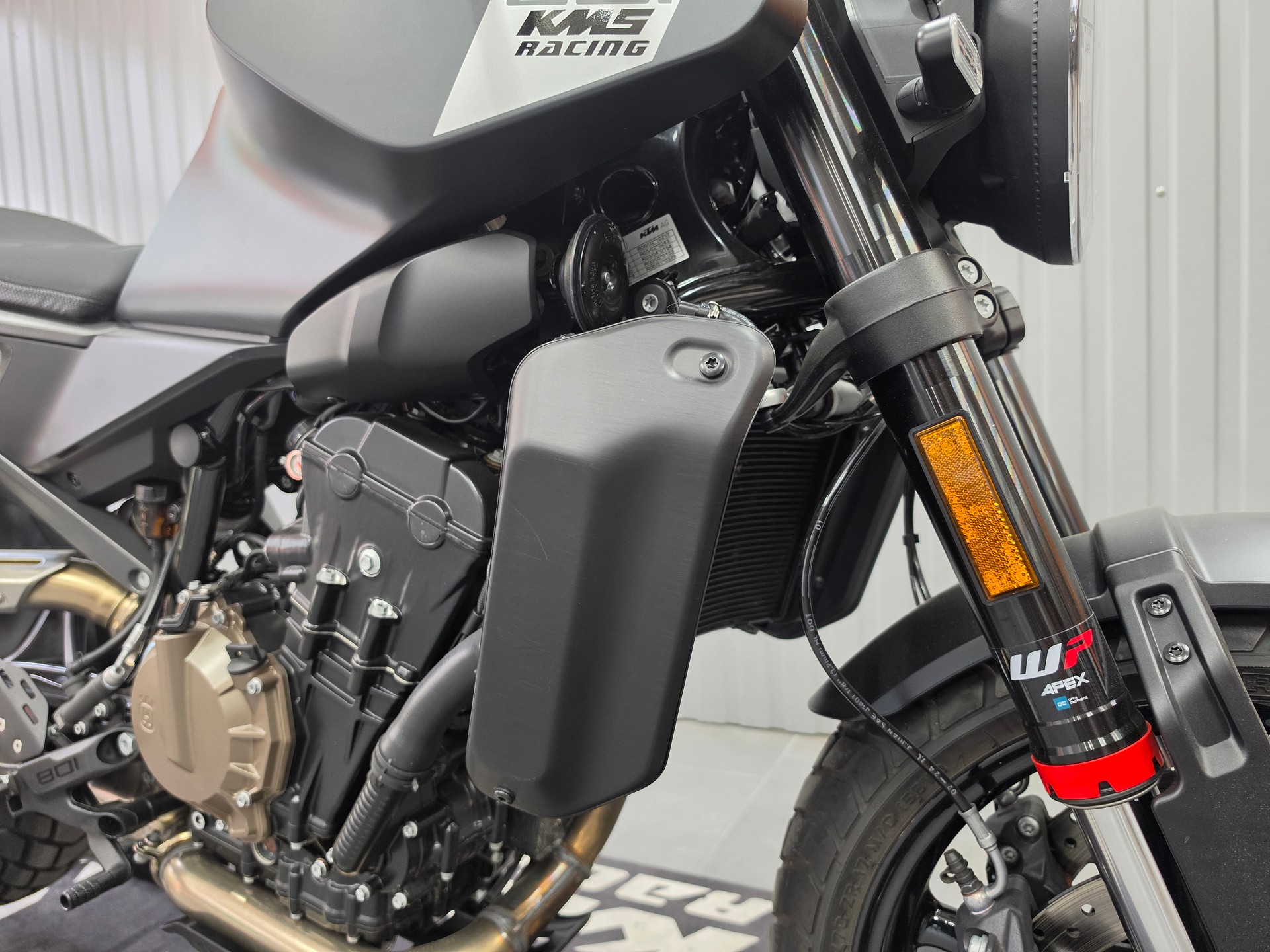 HUSQVARNA SVARTPILEN 801-image-7