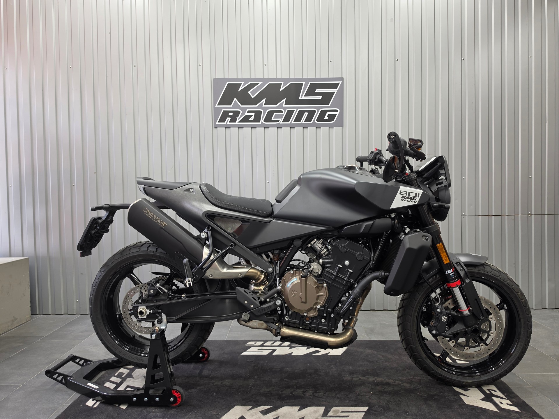 HUSQVARNA SVARTPILEN 801