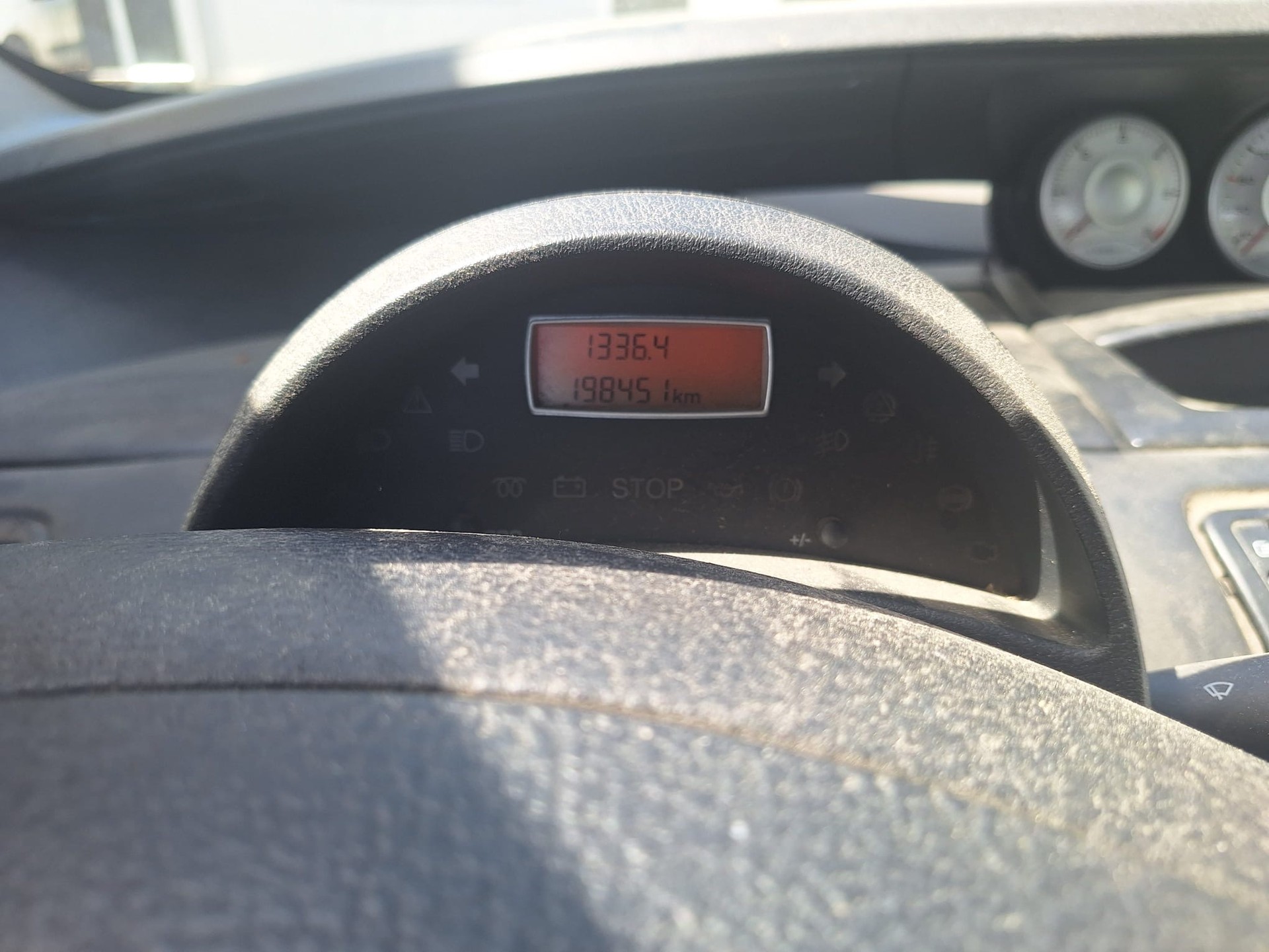 PEUGEOT 807 2.0 16V HDi Family+ Tiptronic-image-6
