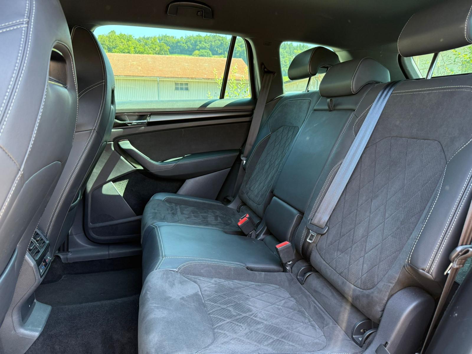 SKODA Kodiaq 2.0 TSI 4x4 SportLine-image-8