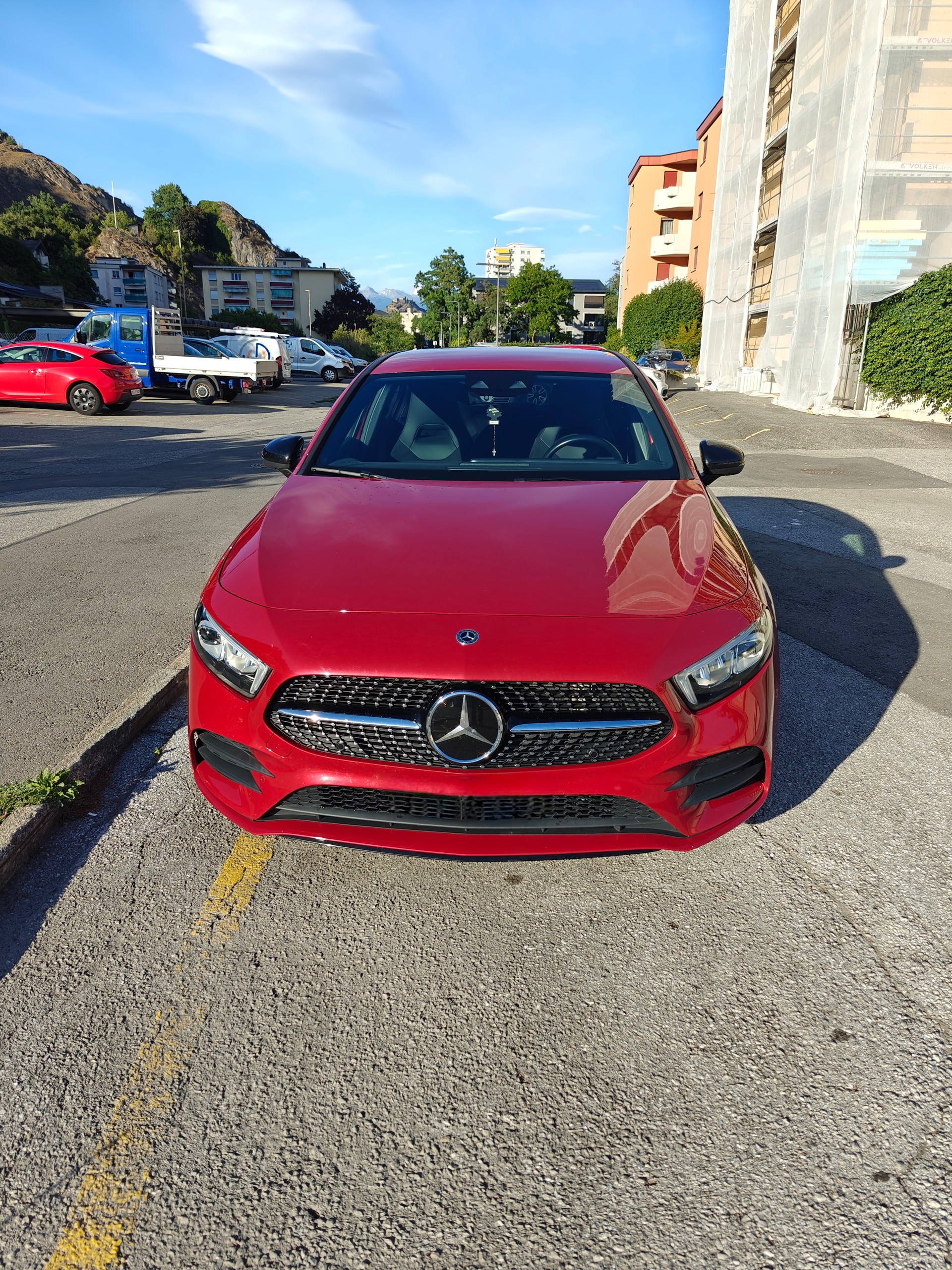 MERCEDES-BENZ A 200 AMG Line-image-1