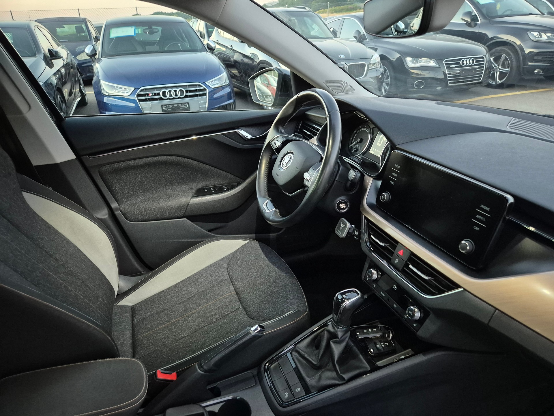 SKODA Scala 1.5 TSI ACT Ambition DSG-image-5