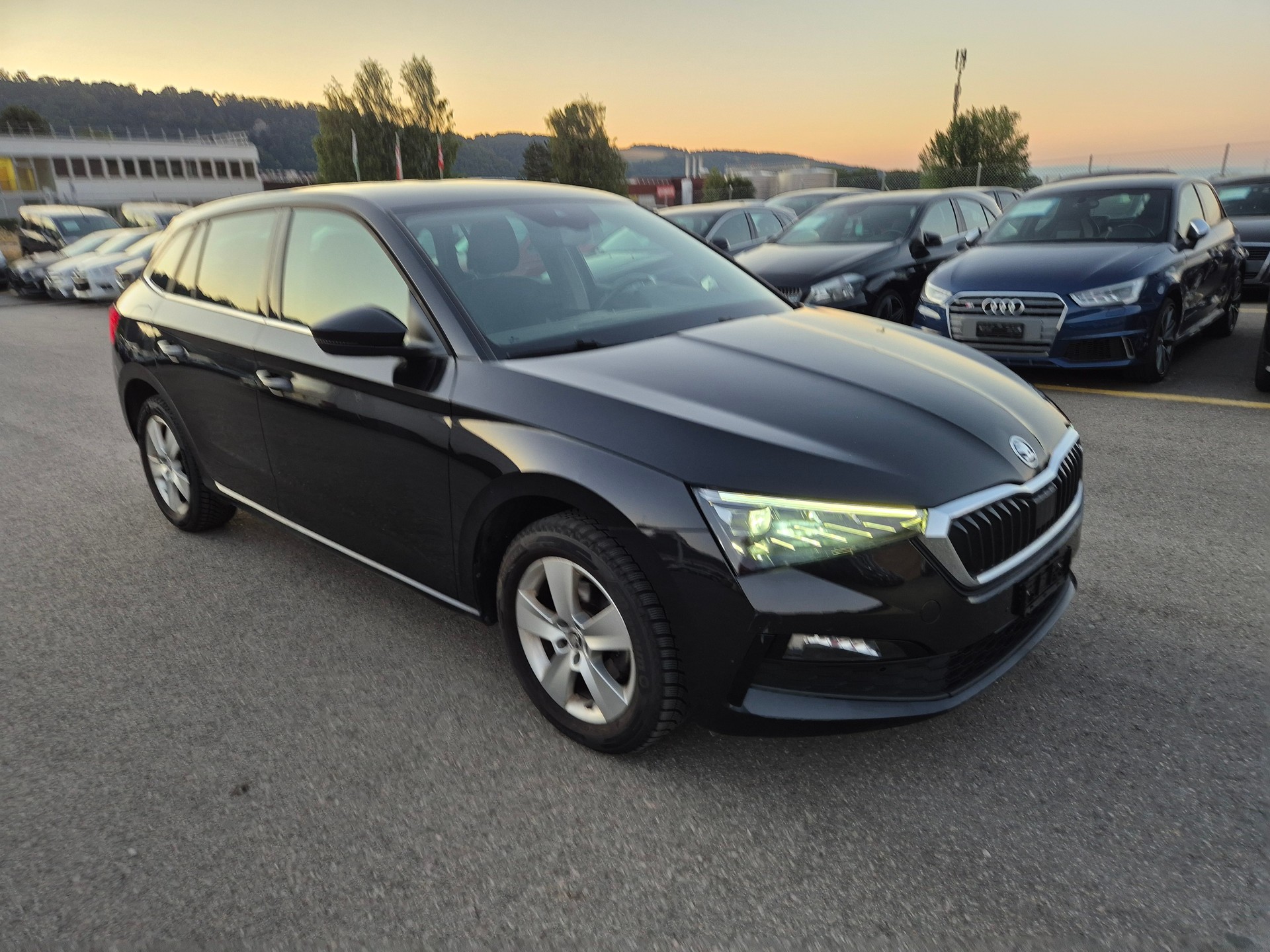 SKODA Scala 1.5 TSI ACT Ambition DSG-image-3