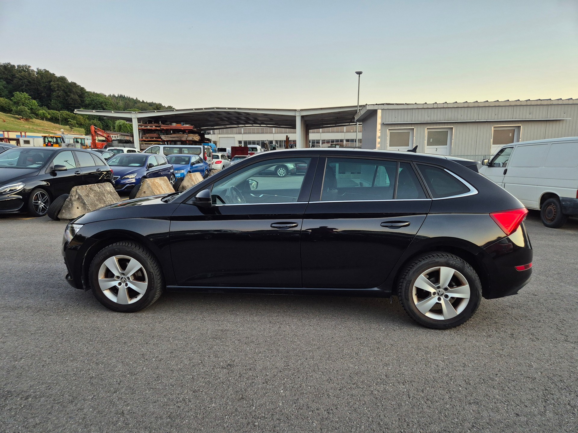 SKODA Scala 1.5 TSI ACT Ambition DSG-image-11