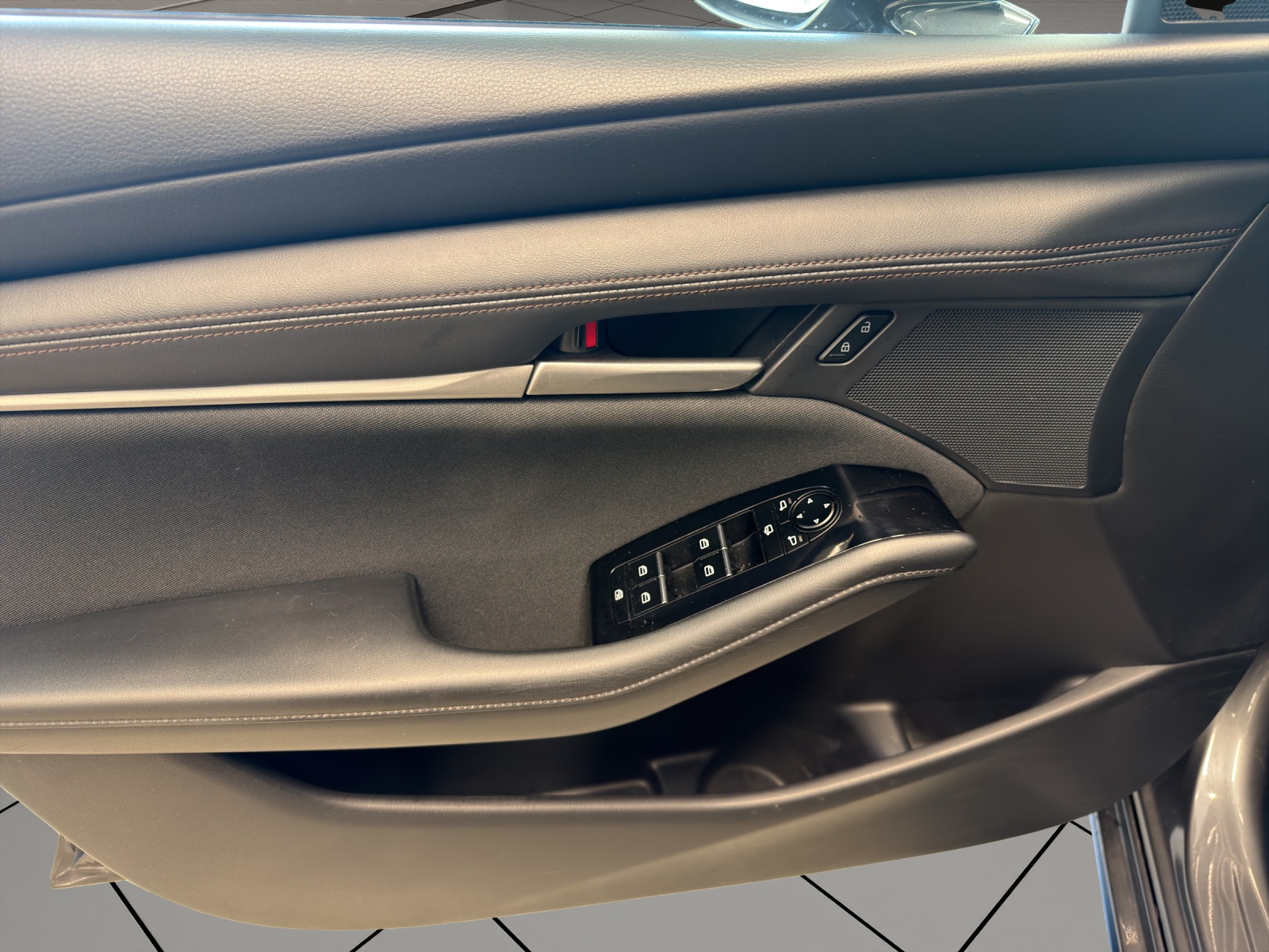 MAZDA 3 HB G 122 Ambition-image-9