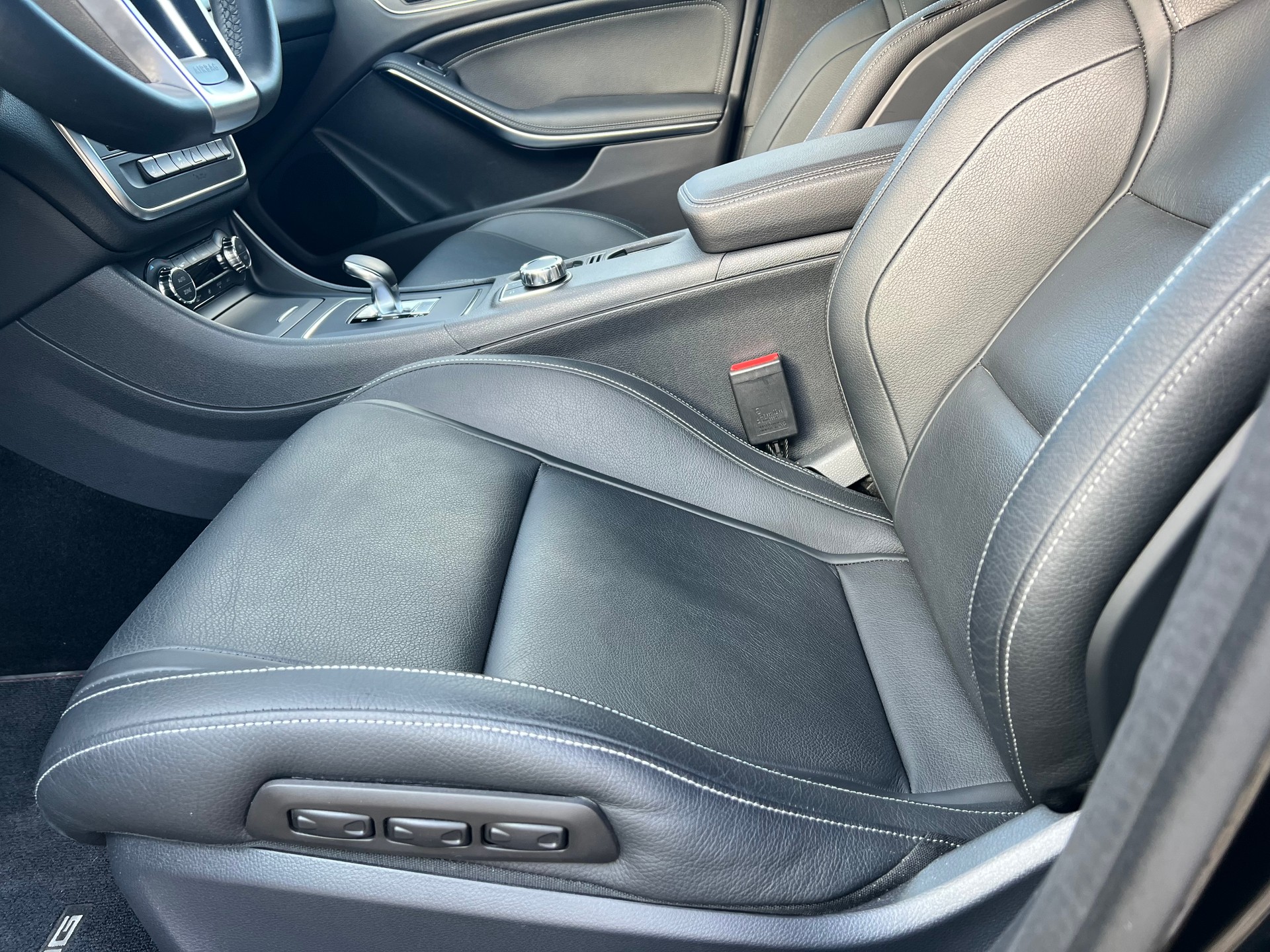 MERCEDES-BENZ CLA 45 AMG-image-11