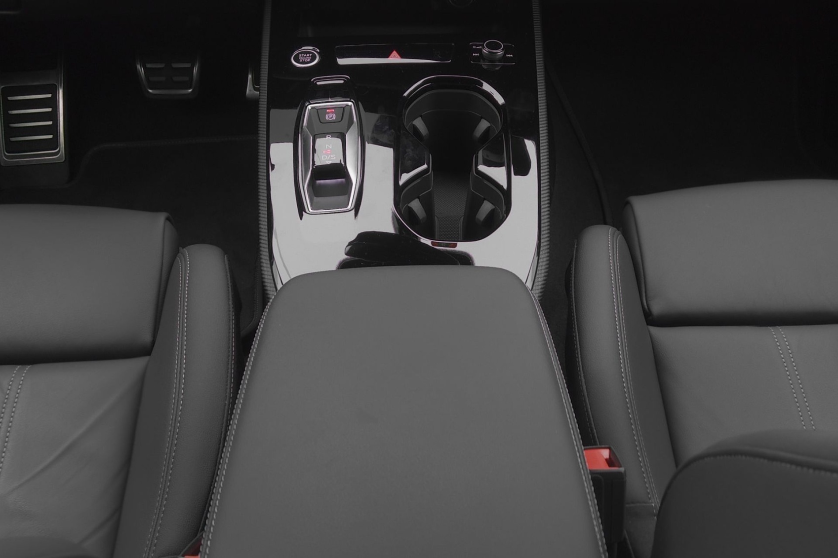 AUDI A5 Avant TDI quattro Attraction S-Line S tronic *CH-FZG / Gratisservice / Garantie*-image-8