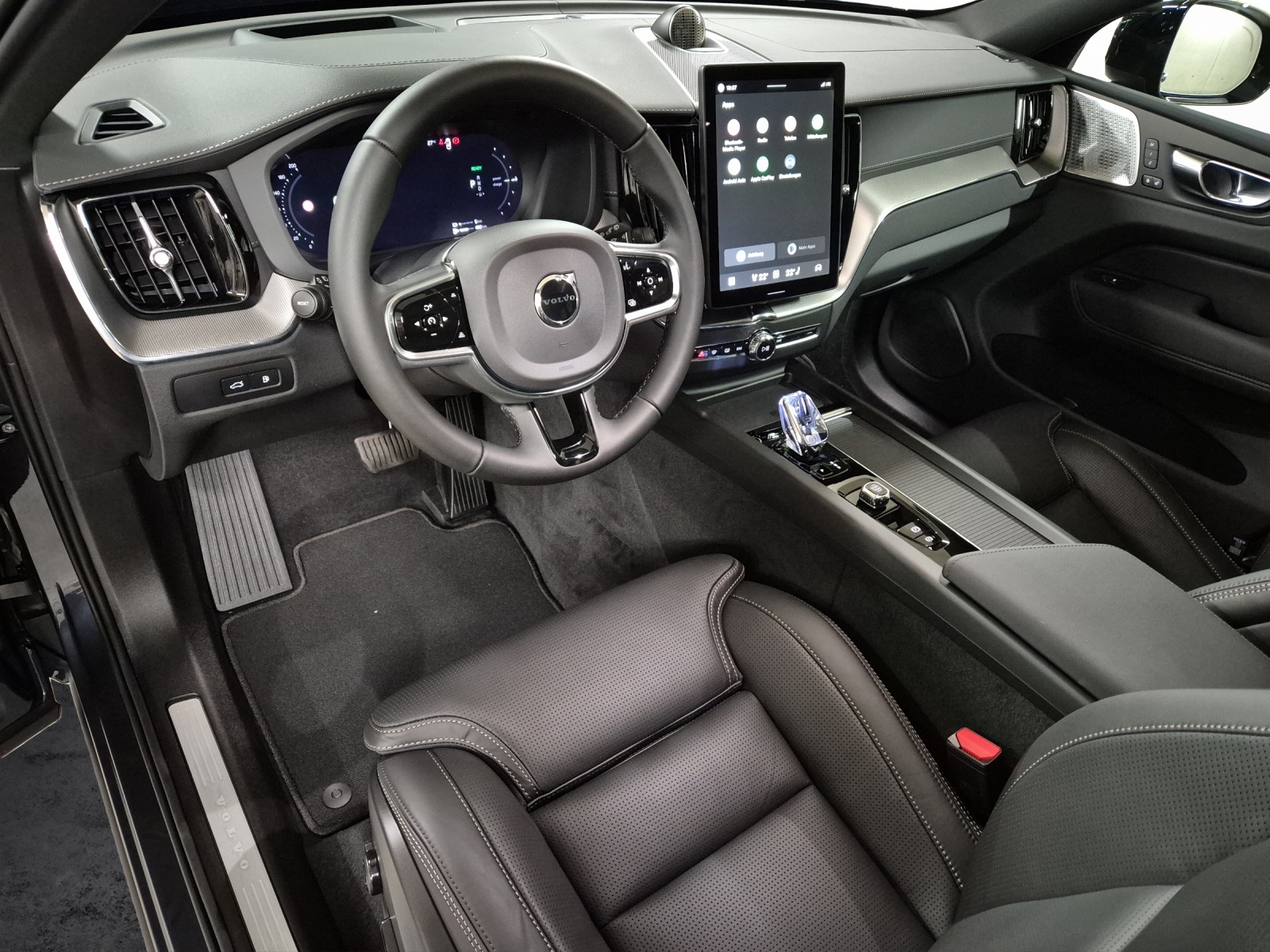 VOLVO XC60 2.0 T6 TE Black Edition eAWD-image-8