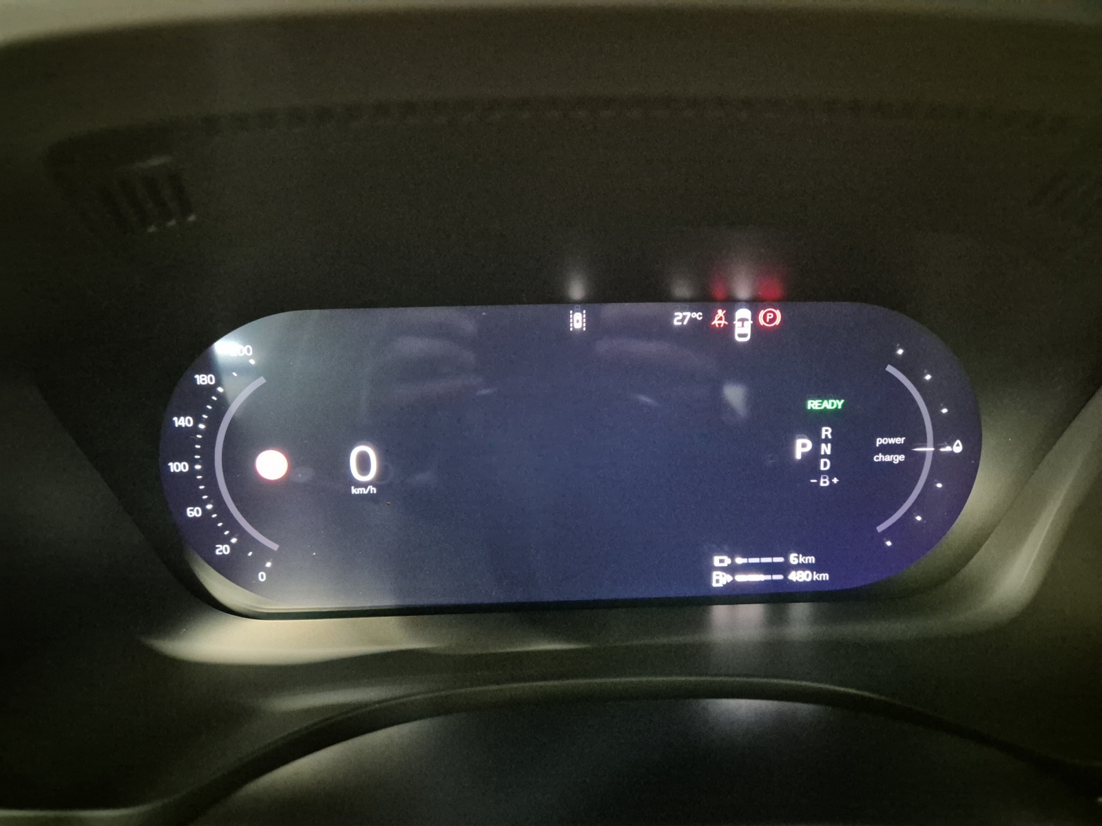 VOLVO XC60 2.0 T6 TE Black Edition eAWD-image-17