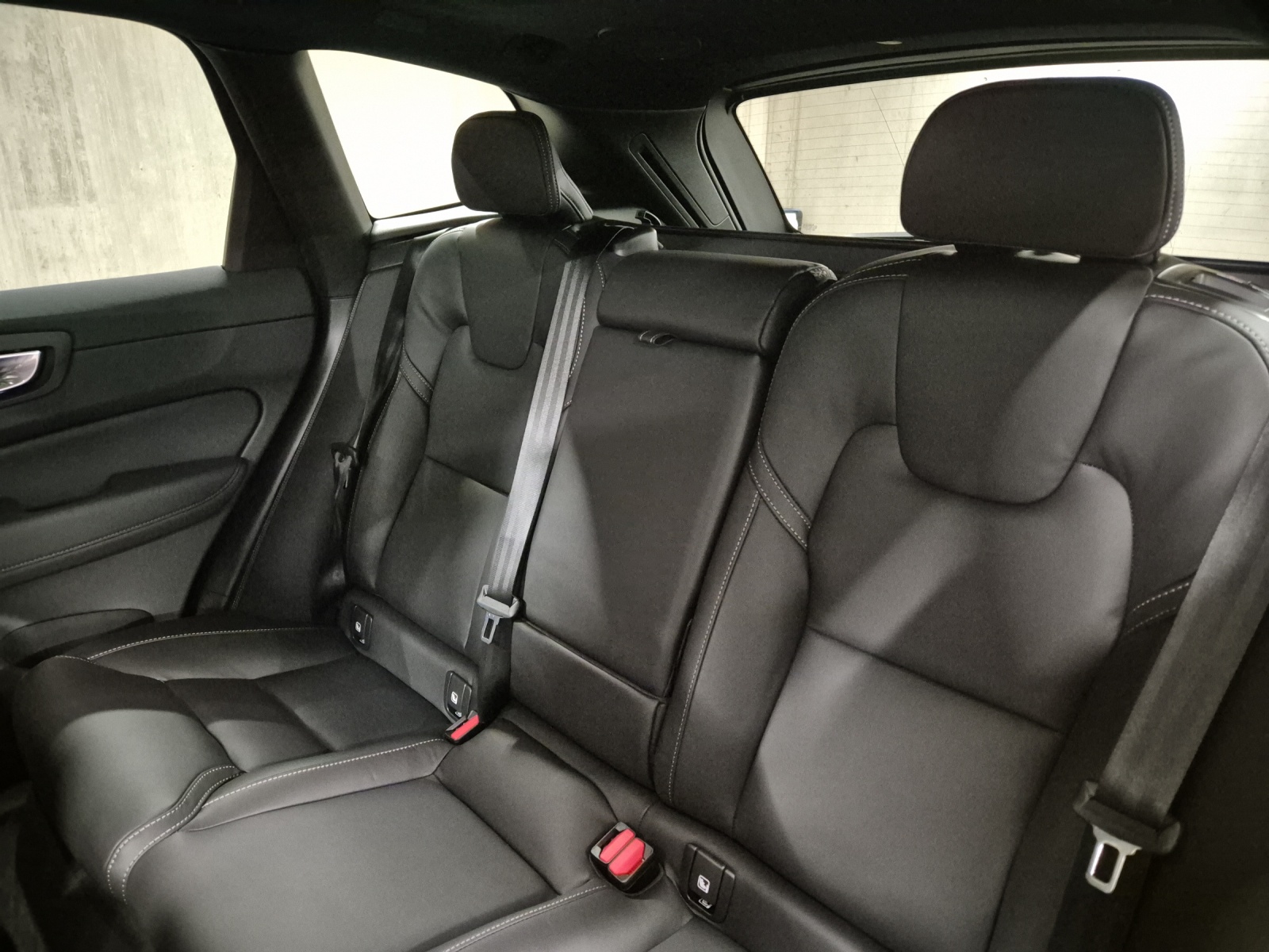 VOLVO XC60 2.0 T6 TE Black Edition eAWD-image-11