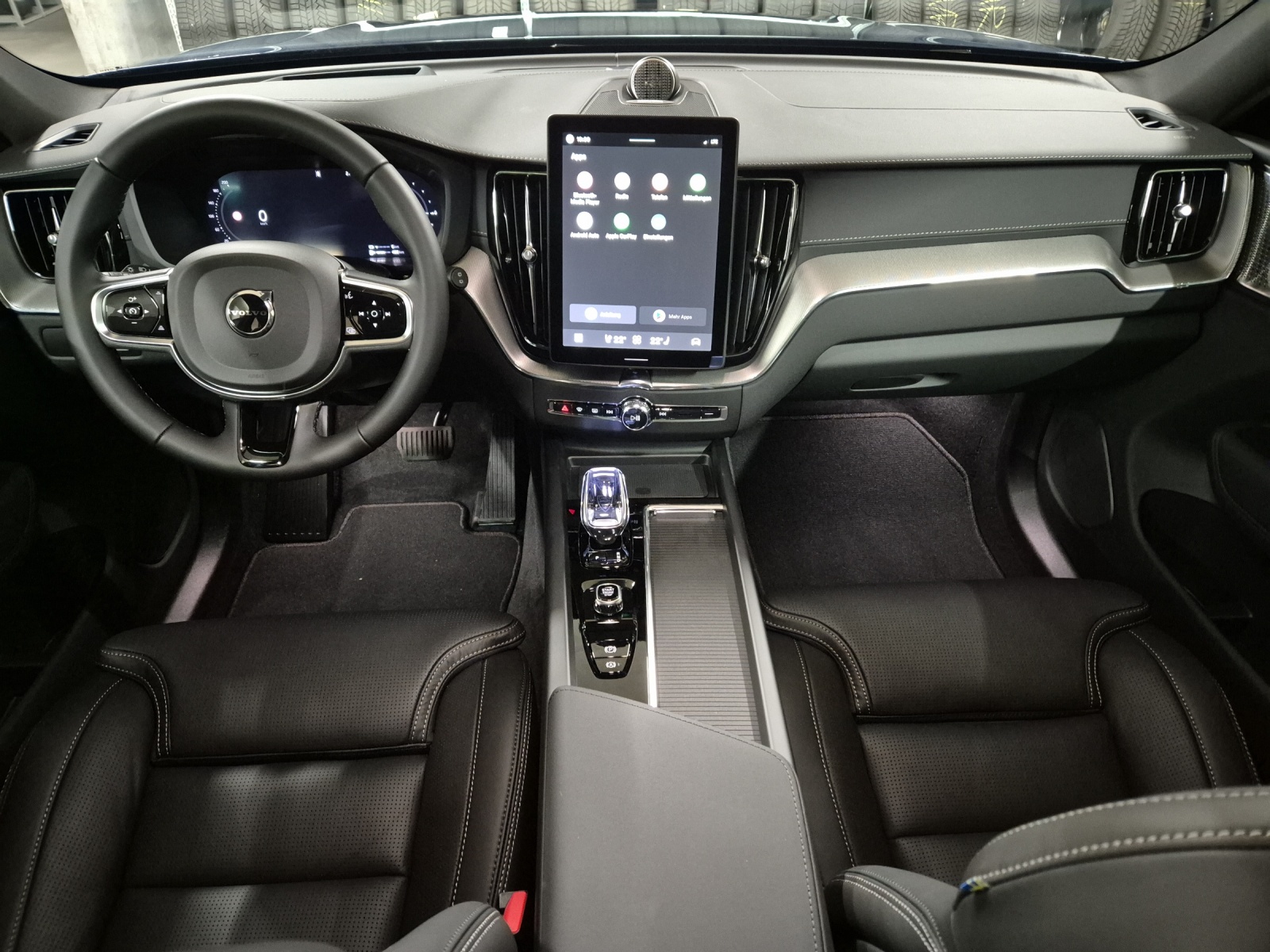 VOLVO XC60 2.0 T6 TE Black Edition eAWD-image-10