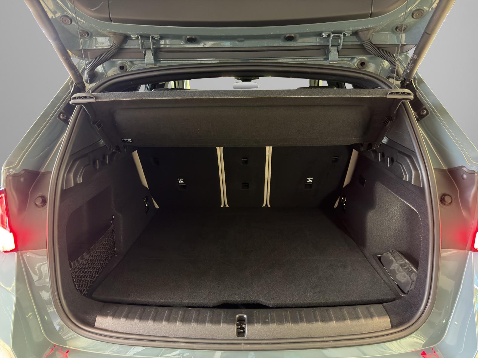 BMW iX1 30 xDrive M-SportPaket-image-21