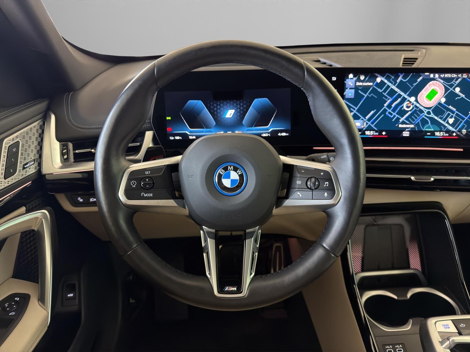 BMW iX1 30 xDrive M-SportPaket-image-13