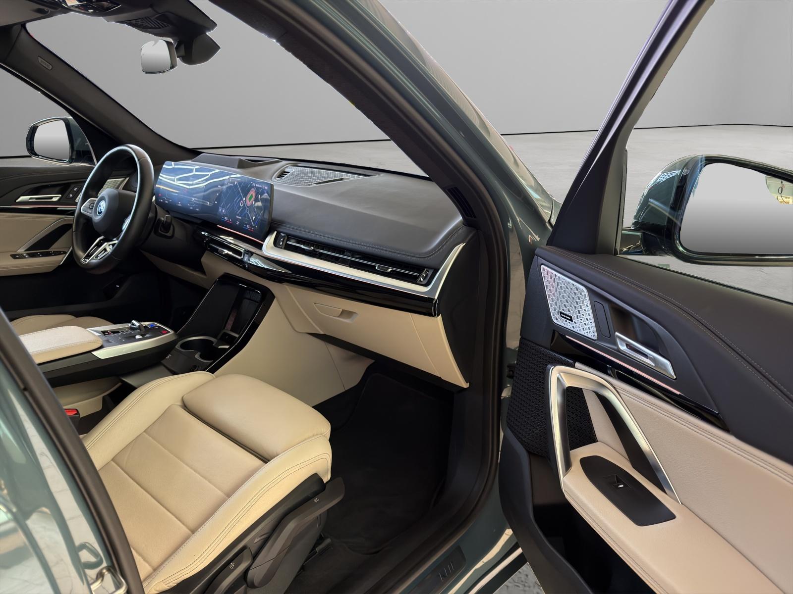 BMW iX1 30 xDrive M-SportPaket-image-19