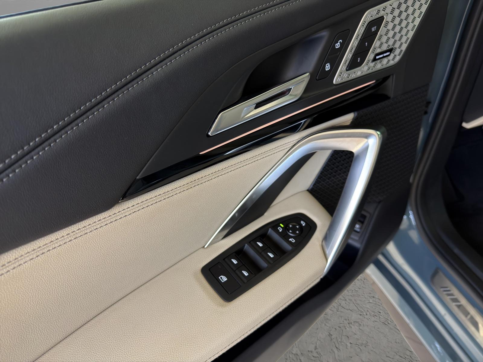 BMW iX1 30 xDrive M-SportPaket-image-9