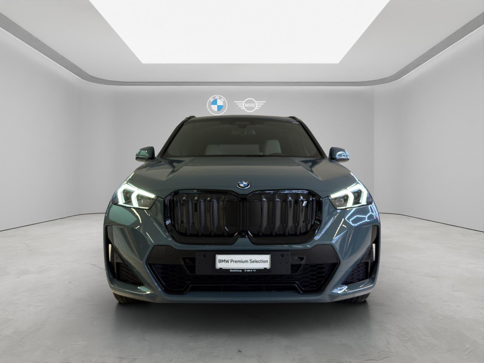 BMW iX1 30 xDrive M-SportPaket-image-8