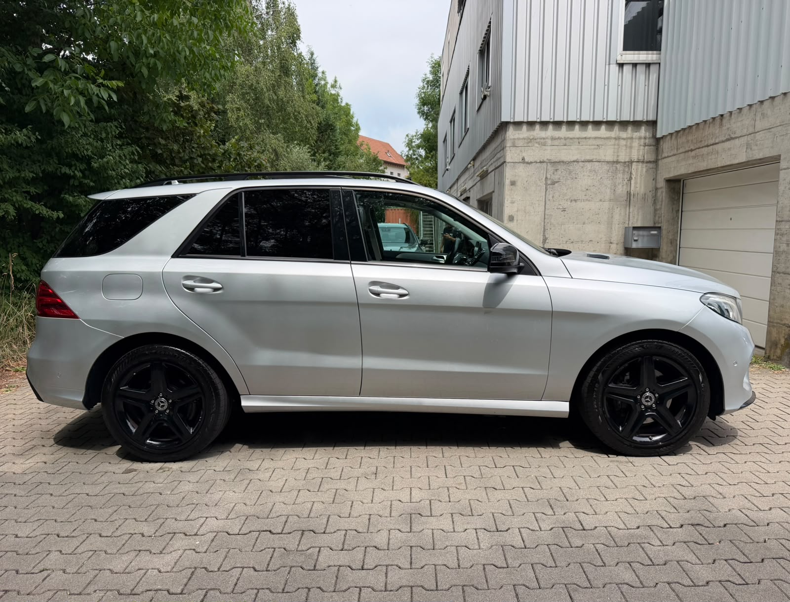 MERCEDES-BENZ GLE 350 d Executive 4Matic 9G-Tronic AMG-Line-image-6