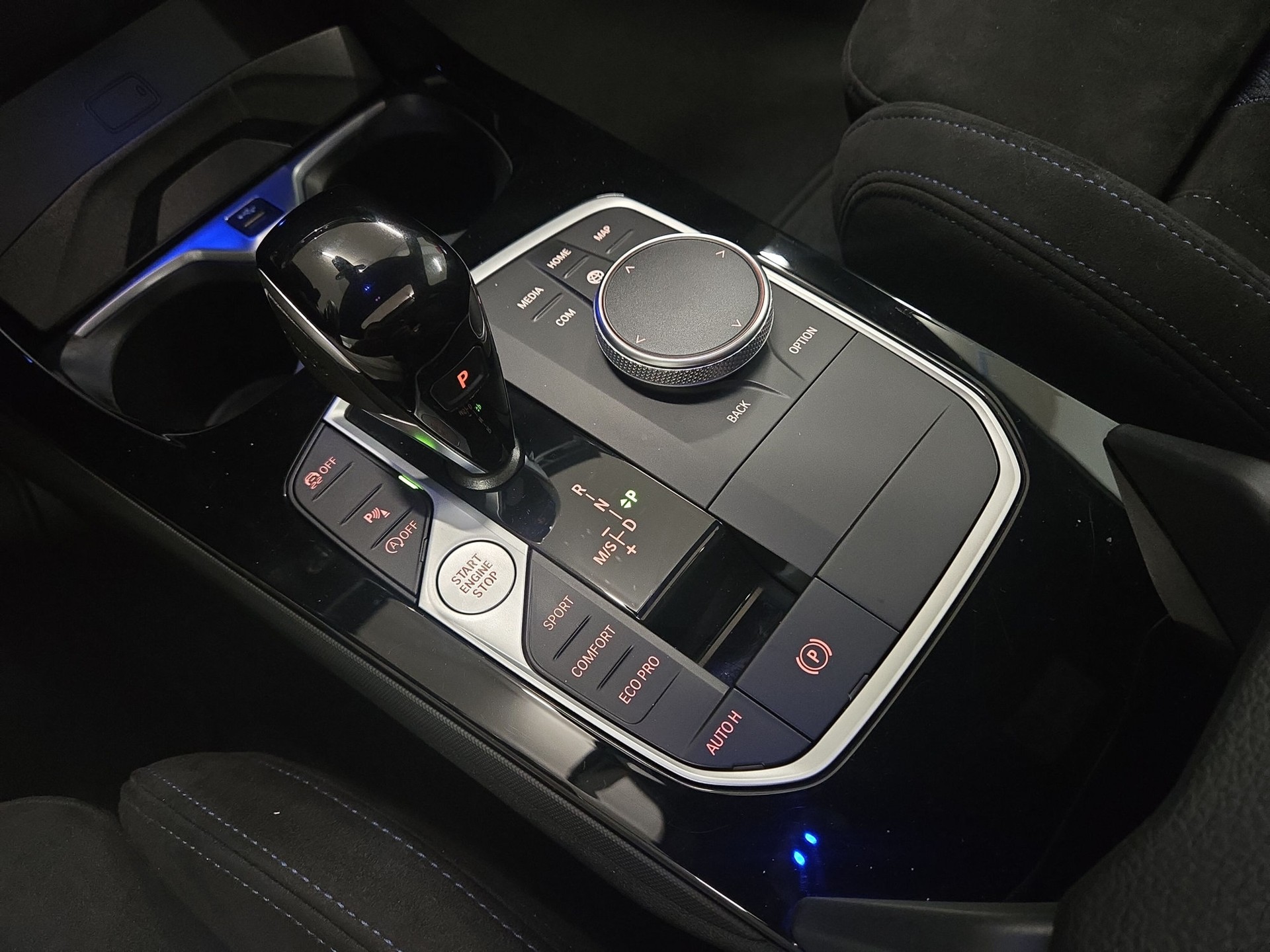 BMW M235i Gran Coupé xDrive Swiss Performance Steptronic-image-10