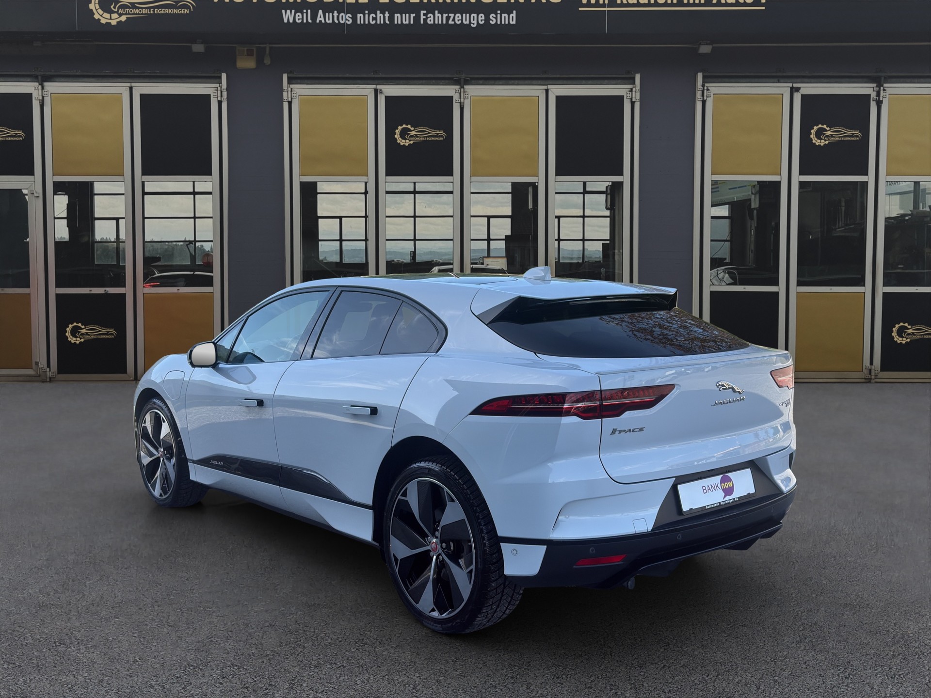 JAGUAR I-Pace EV400 HSE AWD-image-6