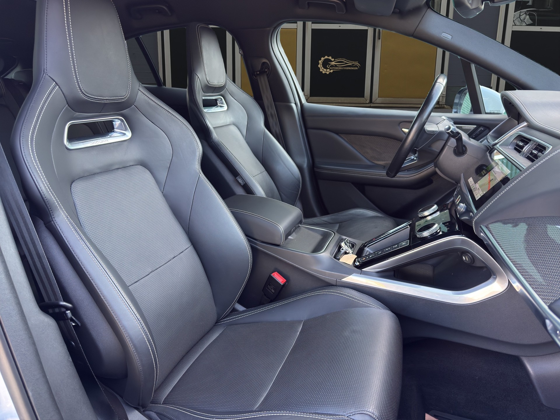 JAGUAR I-Pace EV400 HSE AWD-image-9