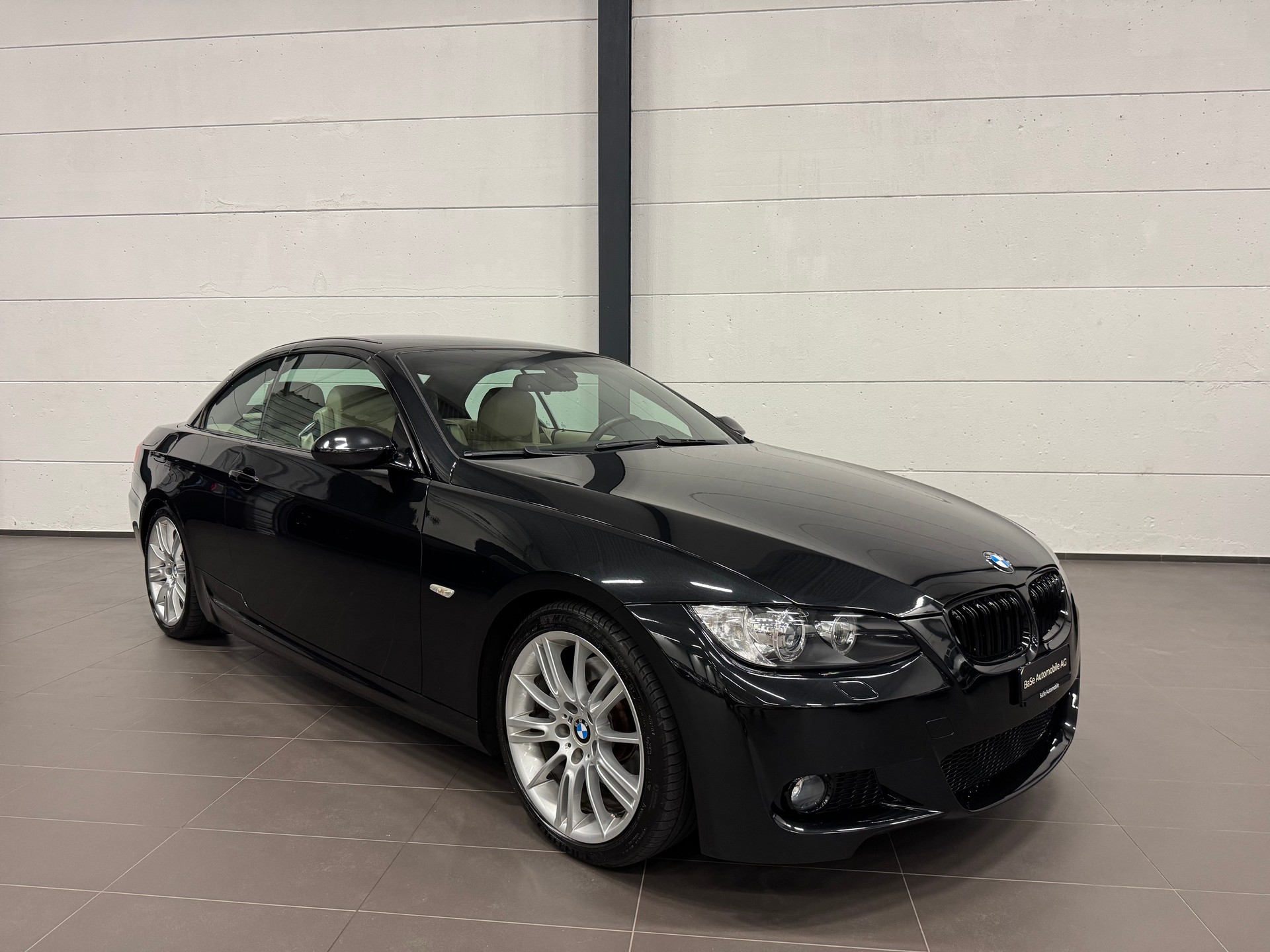 BMW 325i Cabriolet Steptronic M Paket-showroom-element-3