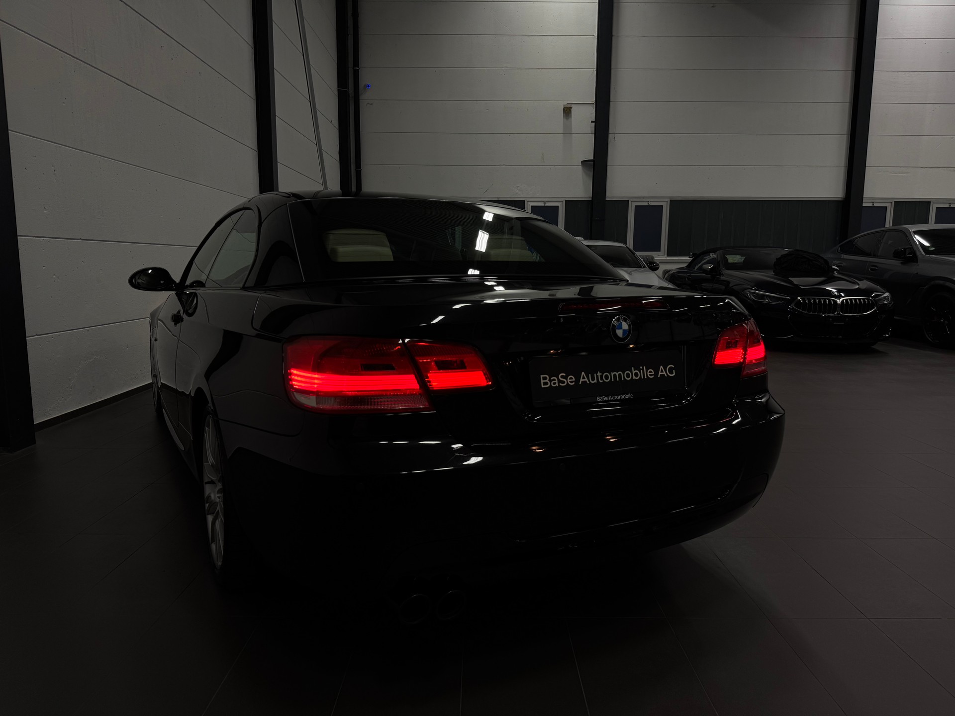 BMW 325i Cabriolet Steptronic M Paket-image-17