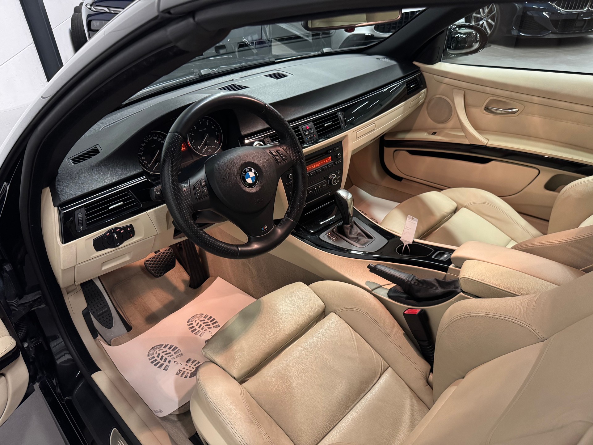 BMW 325i Cabriolet Steptronic M Paket-image-18