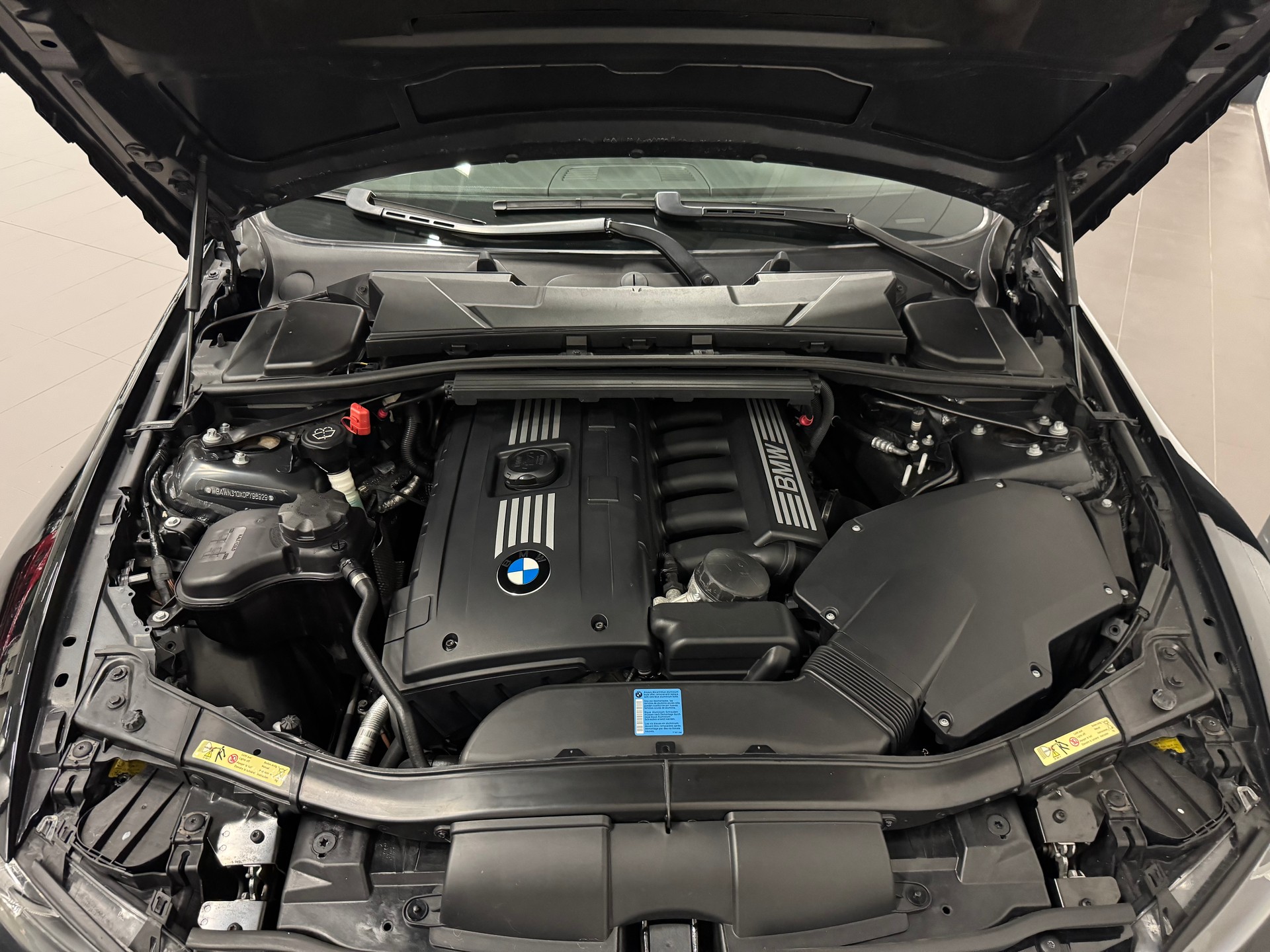 BMW 325i Cabriolet Steptronic M Paket-image-29
