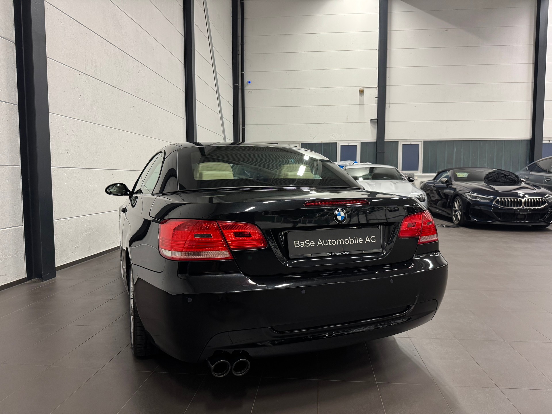 BMW 325i Cabriolet Steptronic M Paket-image-16