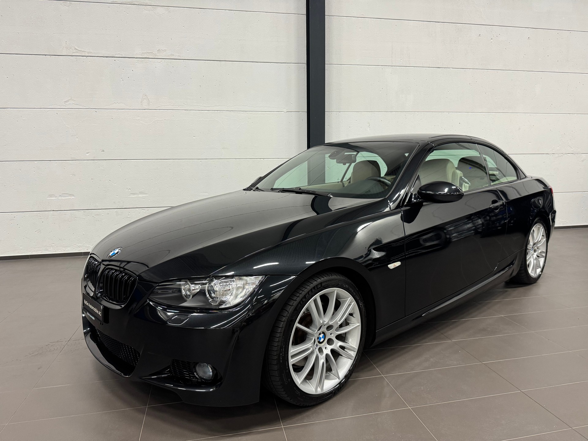 BMW 325i Cabriolet Steptronic M Paket-showroom-element-2