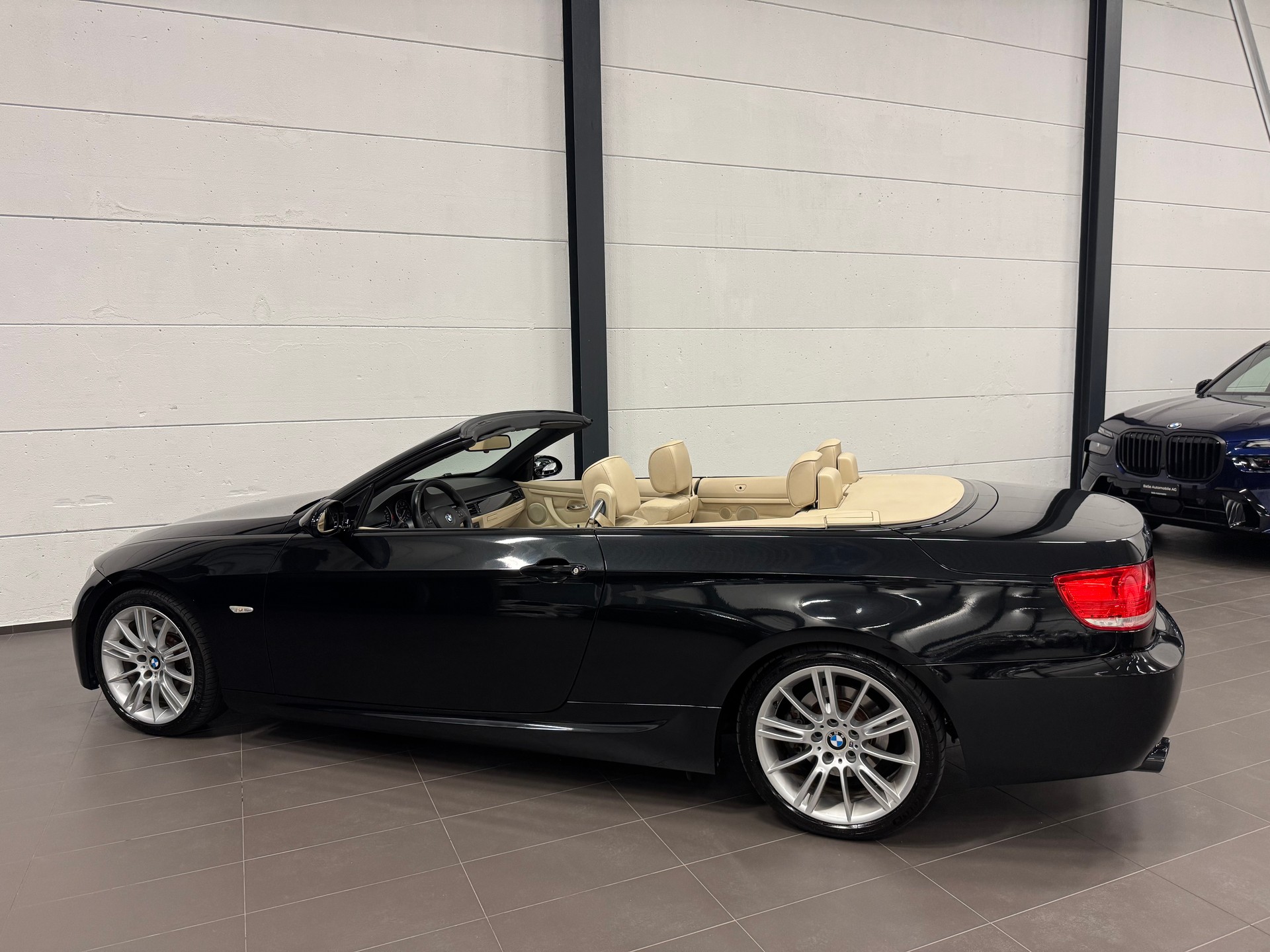 BMW 325i Cabriolet Steptronic M Paket-image-14
