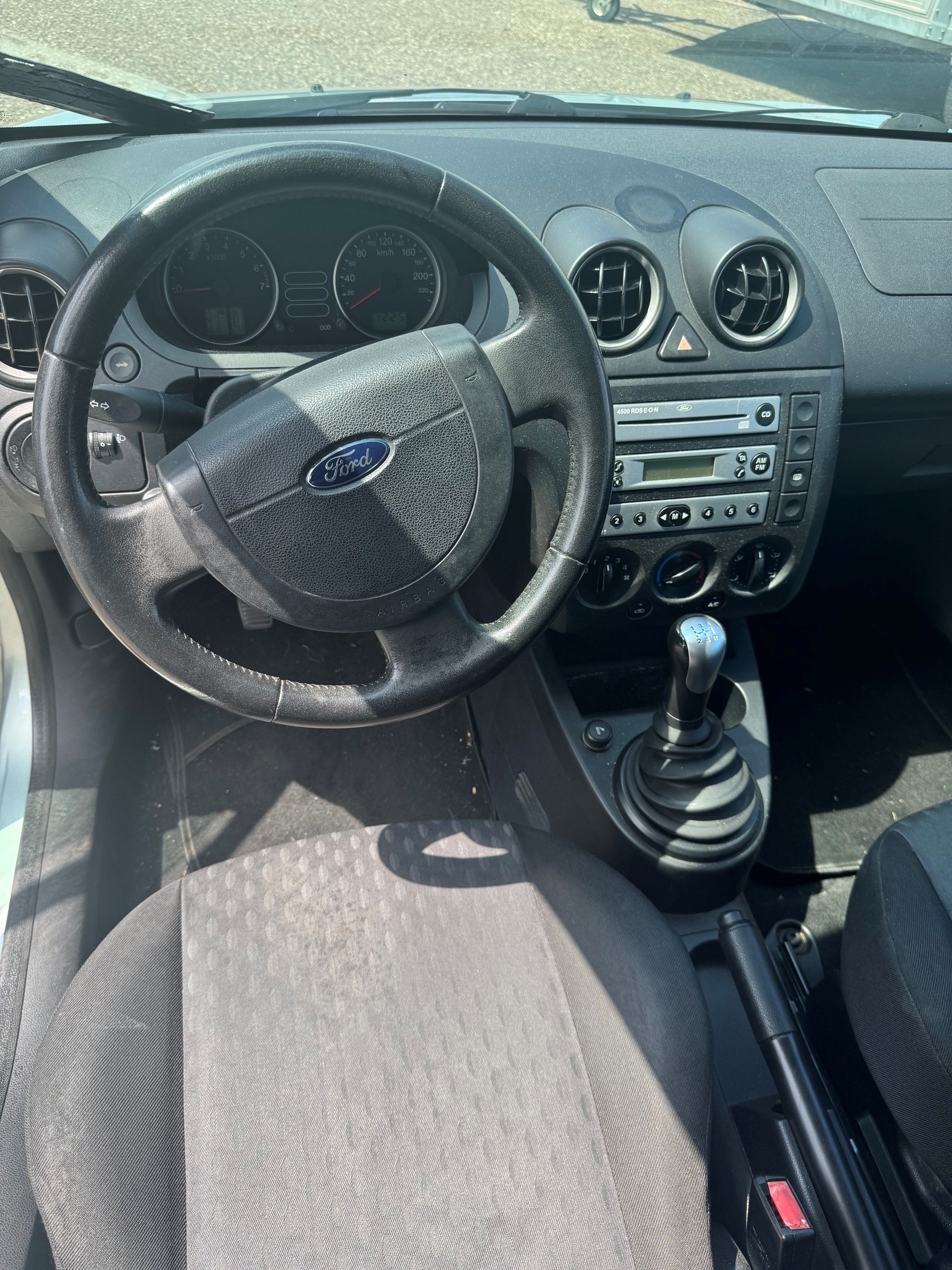 FORD Fiesta 1.4 16V Trend-image-4