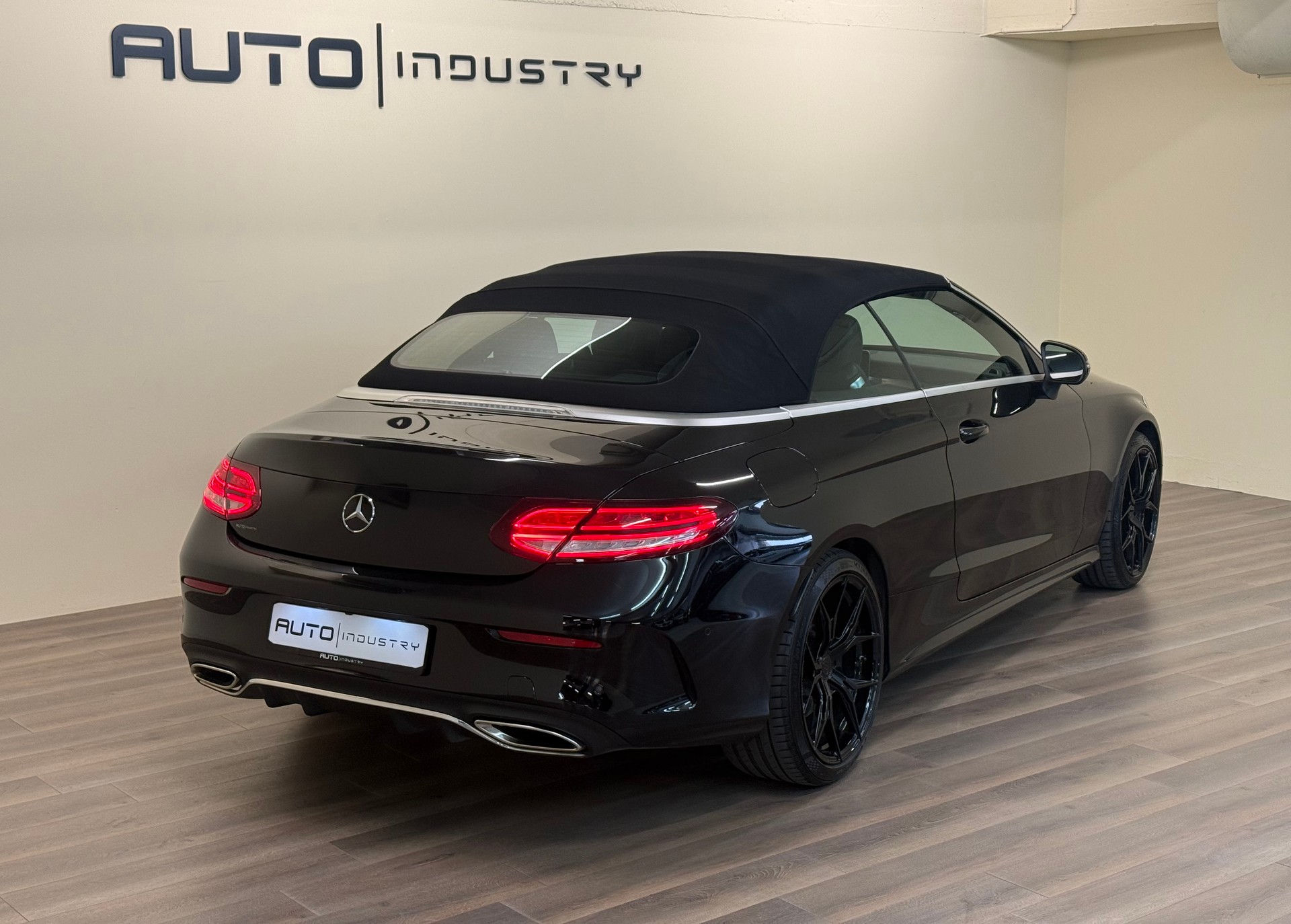 MERCEDES-BENZ C 200 AMG Line Cabriolet 9G-Tronic-image-4
