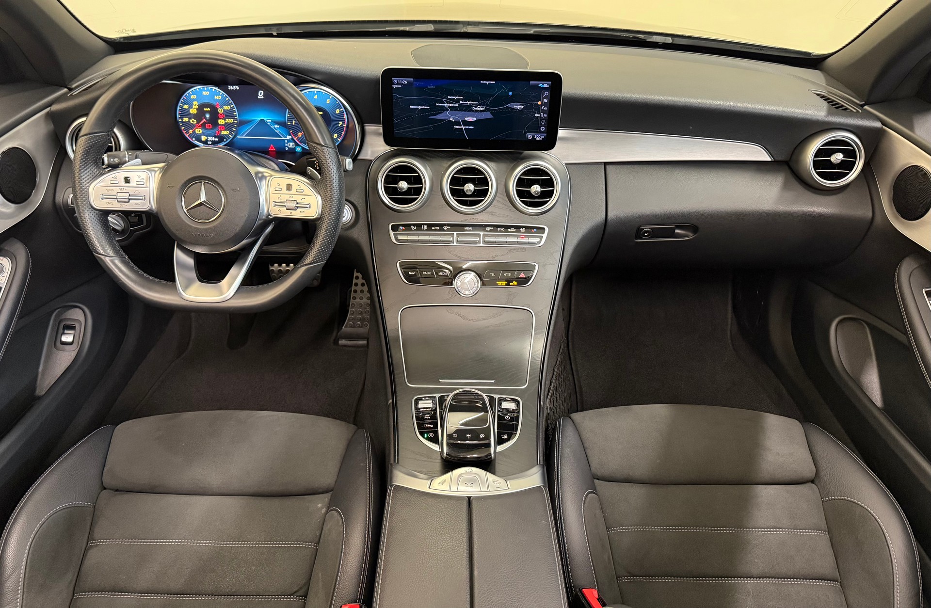 MERCEDES-BENZ C 200 AMG Line Cabriolet 9G-Tronic-image-18