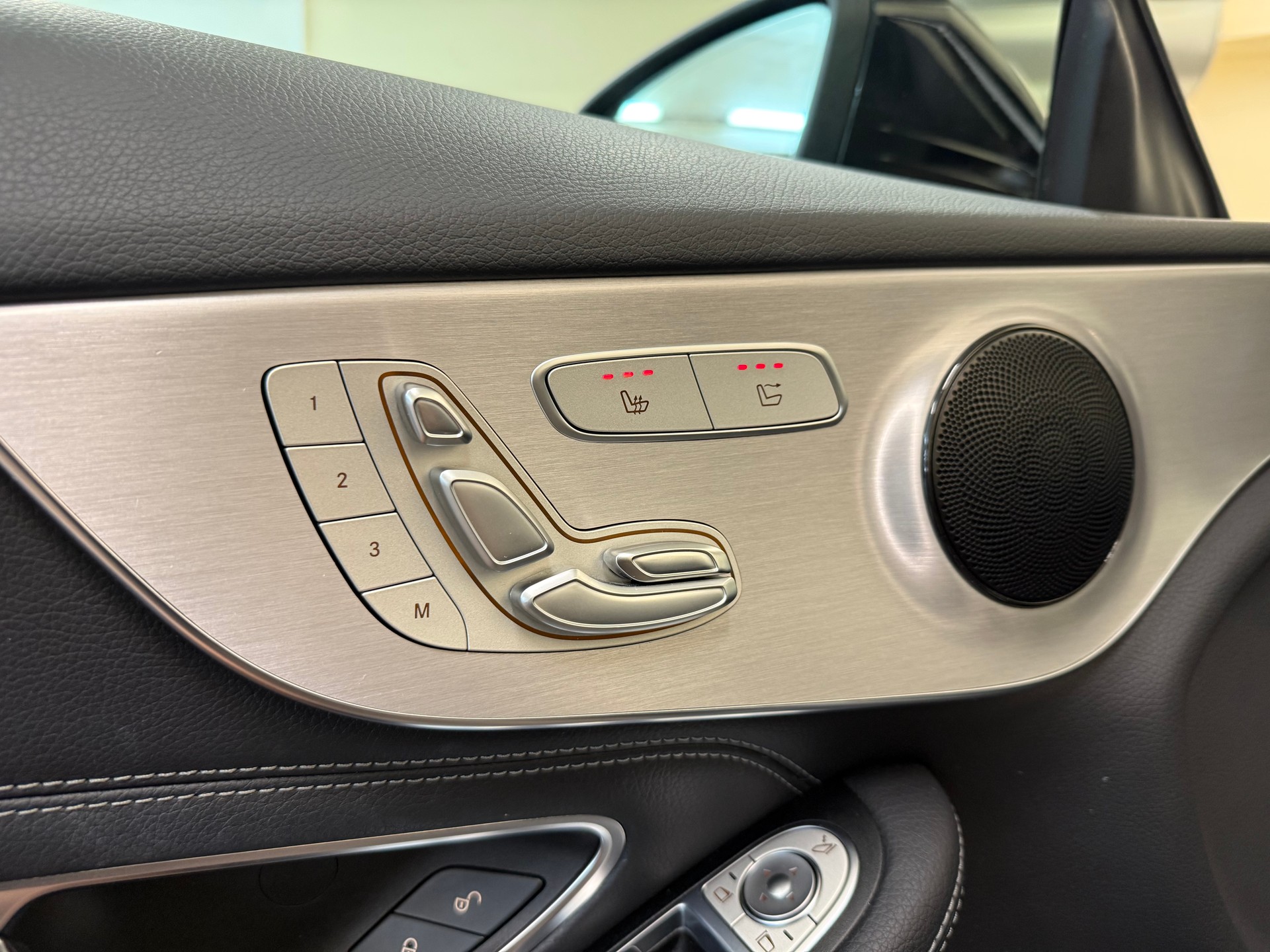 MERCEDES-BENZ C 200 AMG Line Cabriolet 9G-Tronic-image-15