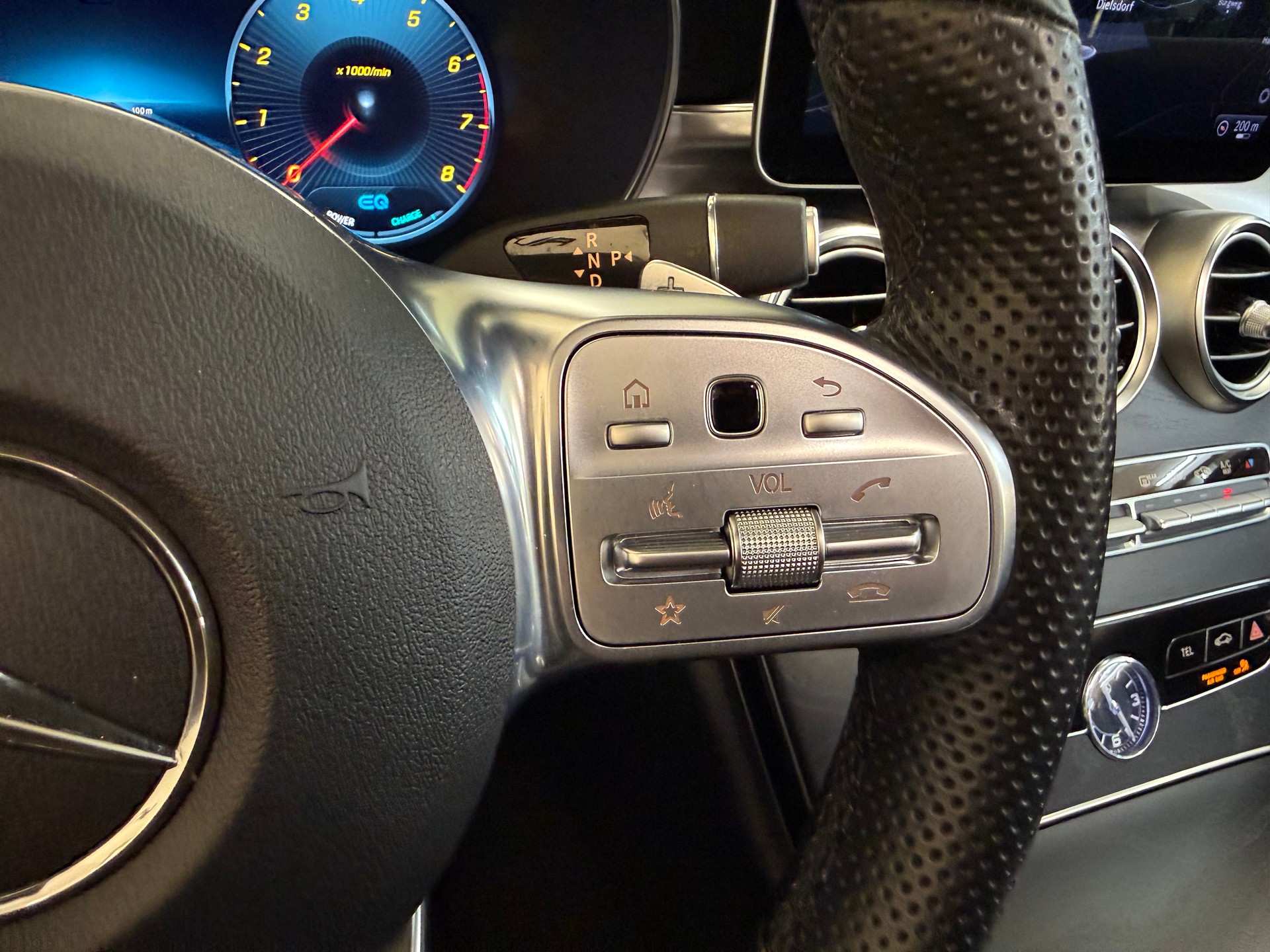 MERCEDES-BENZ C 200 AMG Line Cabriolet 9G-Tronic-image-21