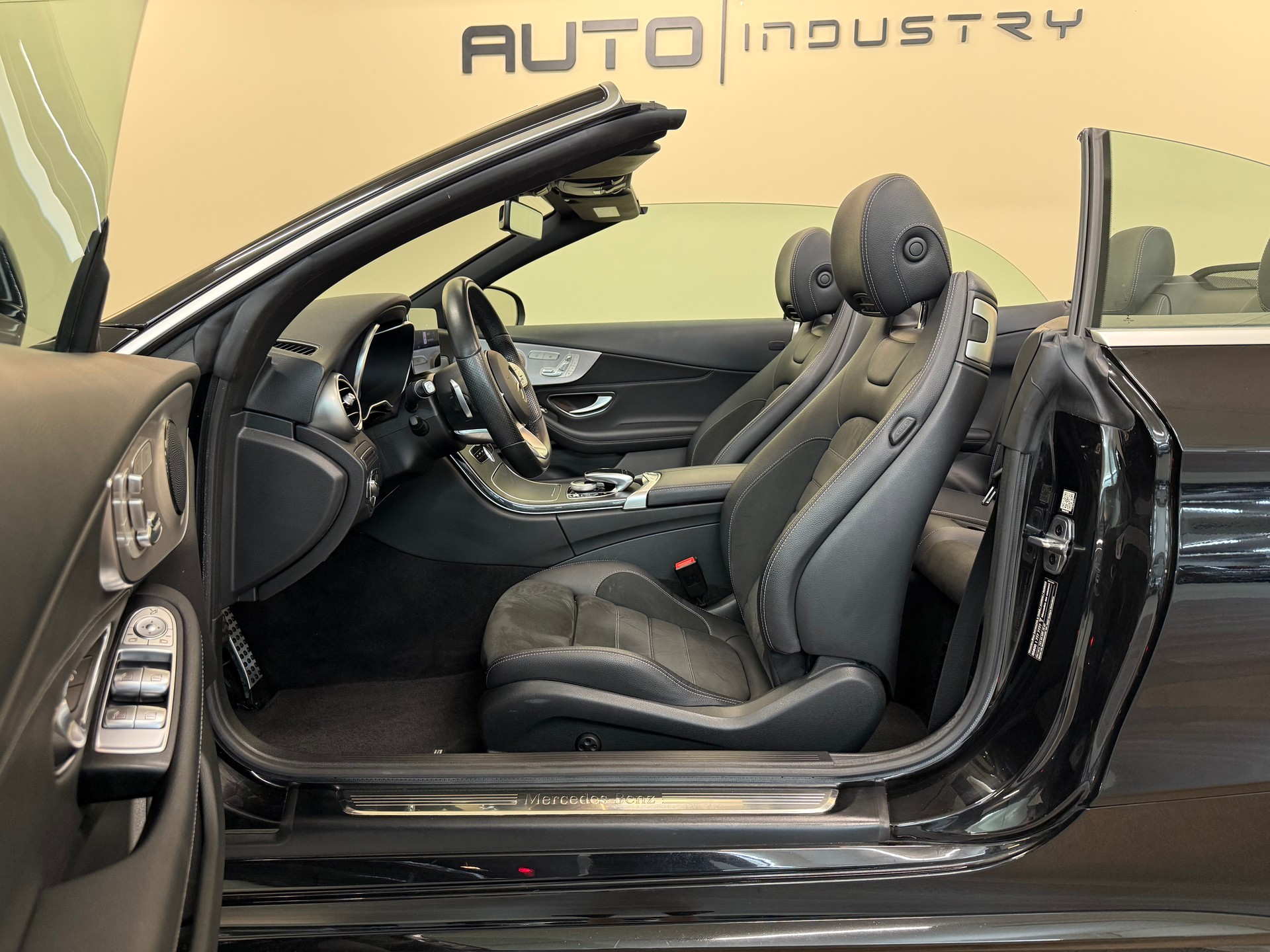MERCEDES-BENZ C 200 AMG Line Cabriolet 9G-Tronic-image-14