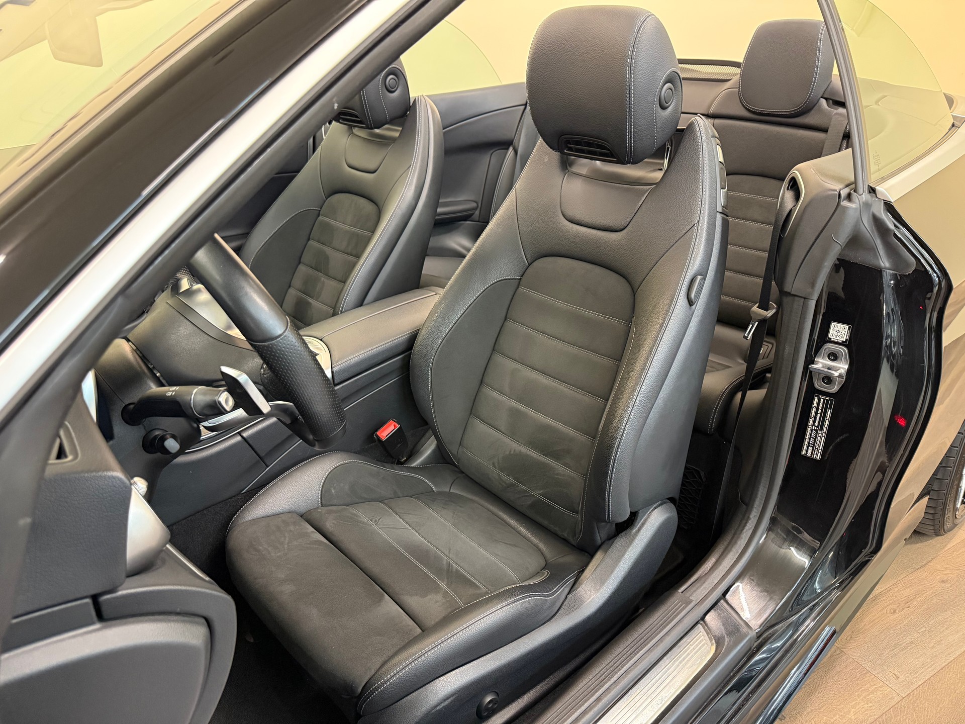 MERCEDES-BENZ C 200 AMG Line Cabriolet 9G-Tronic-image-16