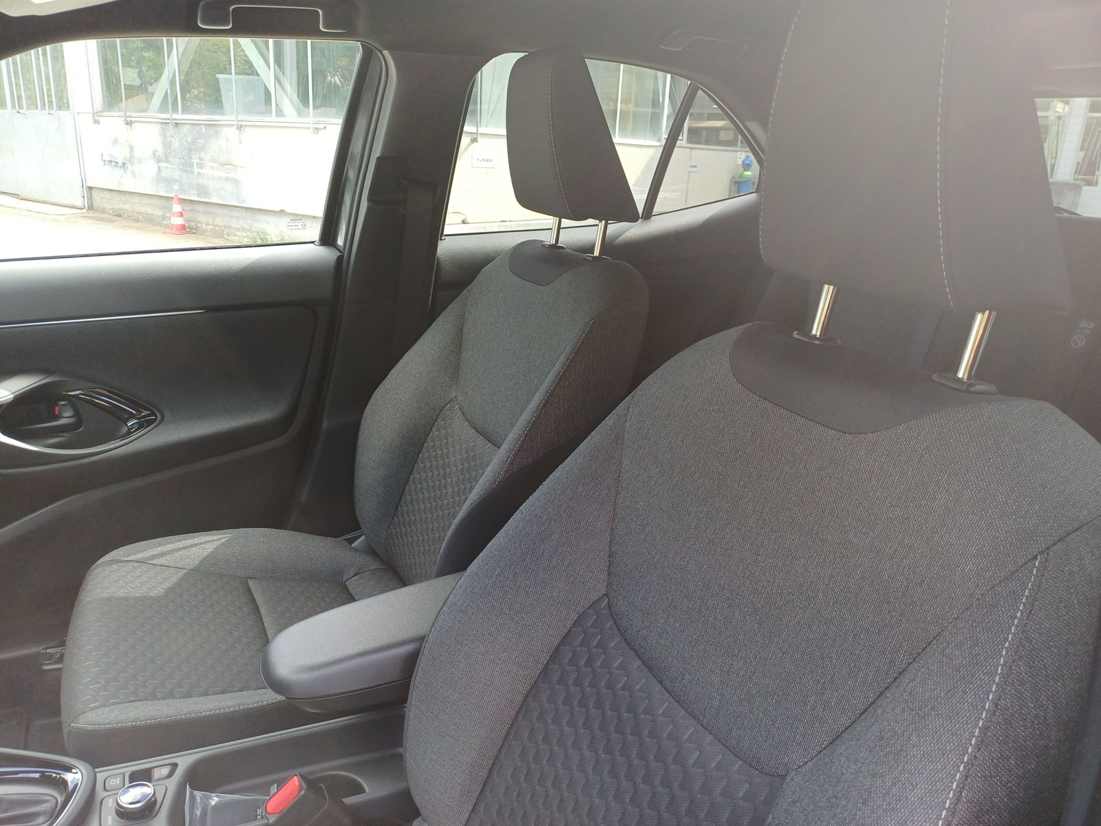 TOYOTA Yaris Cross 1.5 VVT-i HSD Trend AWD-i-image-7