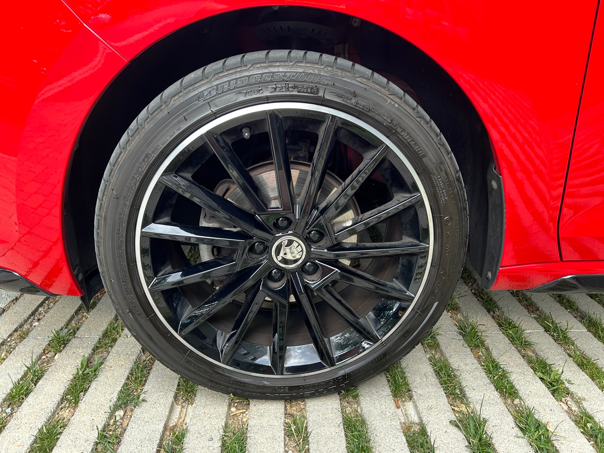 SKODA RAPID Monte Carlo 1.0 TSI-image-3