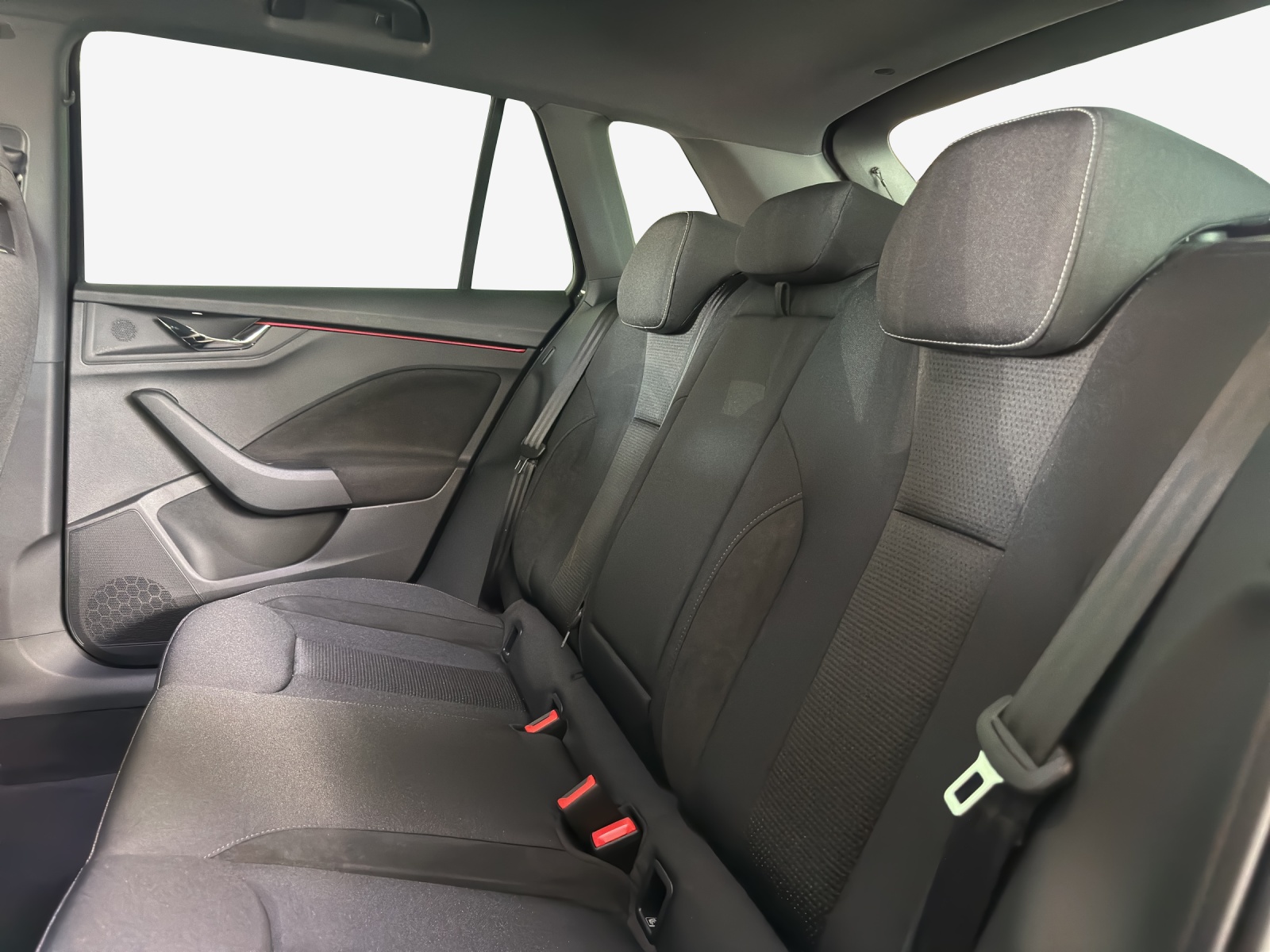 SKODA Kamiq 1.5 TSI Dynamic DSG-image-11