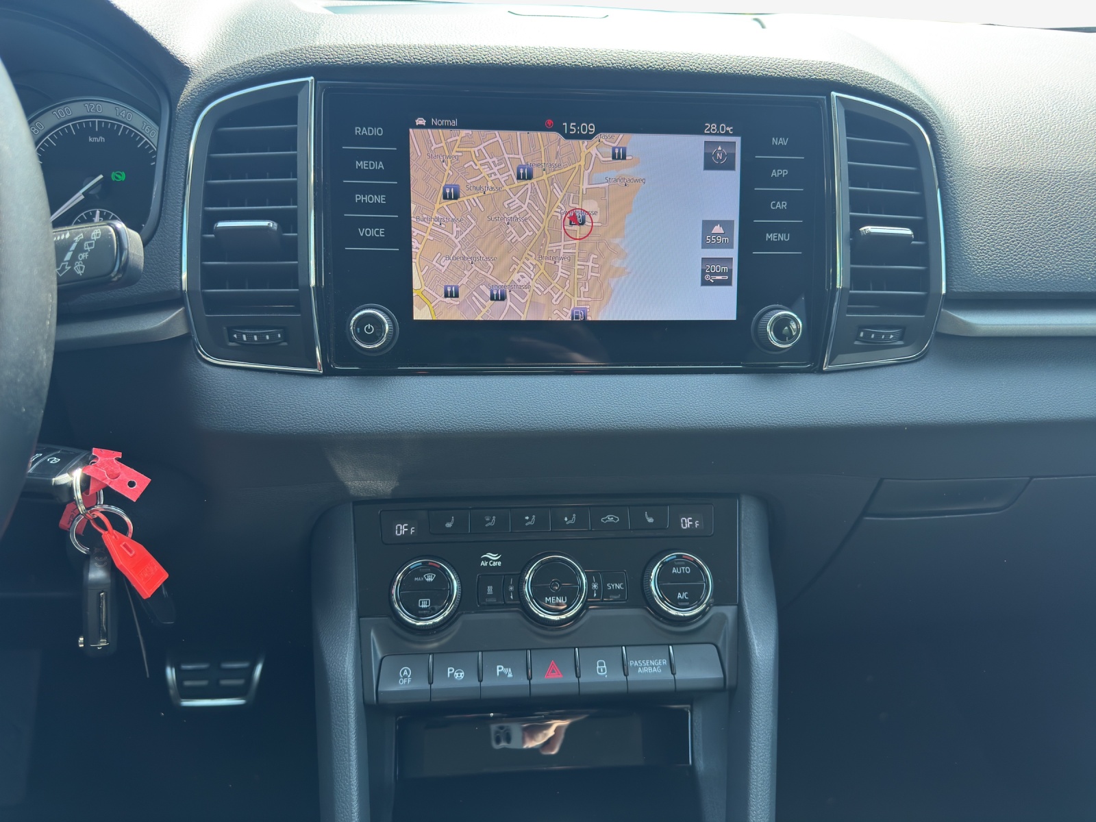 SKODA Karoq 1.5 TSI ACT Ambition DSG-image-10