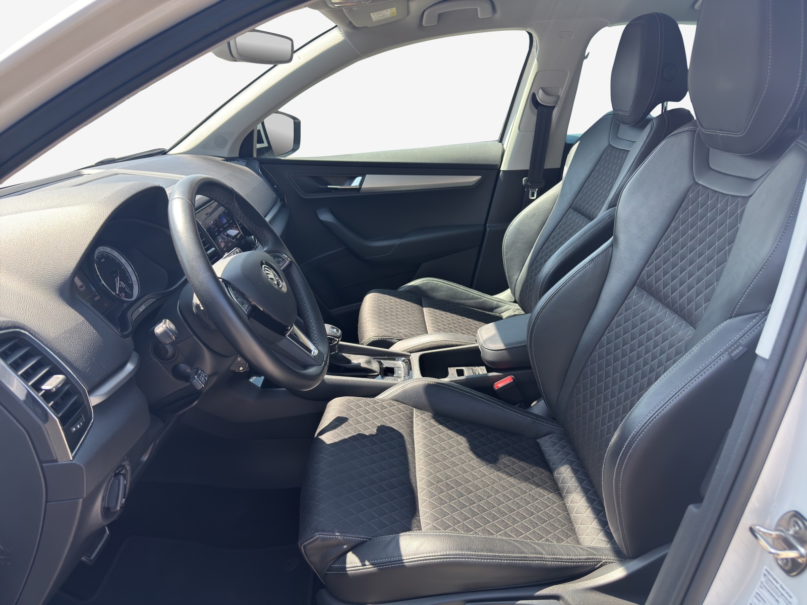 SKODA Karoq 1.5 TSI ACT Ambition DSG-image-7